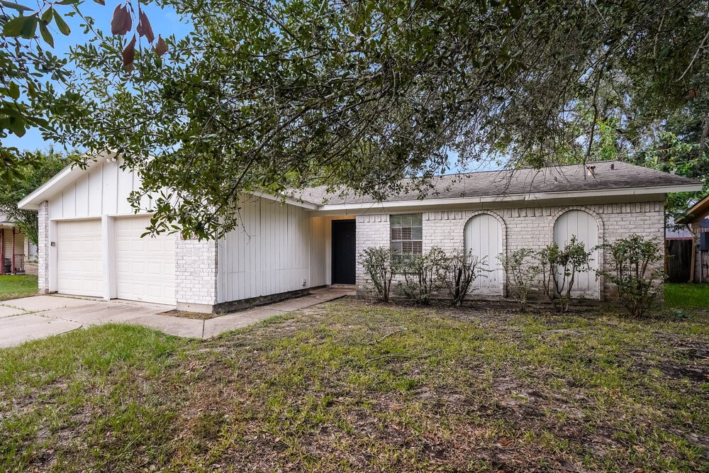 22630 Leedstown Lane Property Photo 3