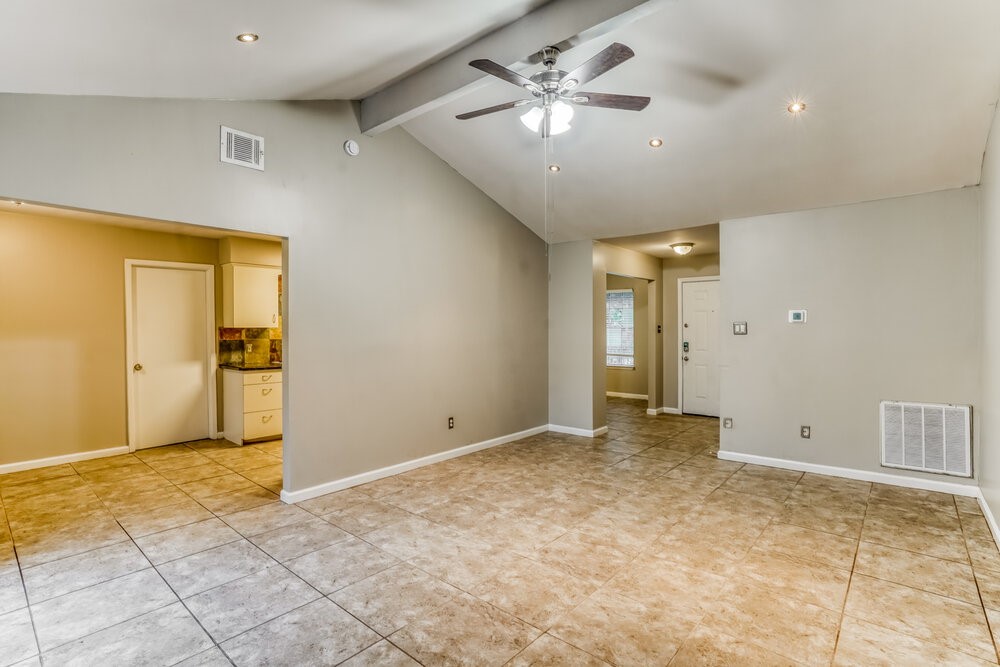 22630 Leedstown Lane Property Photo 4