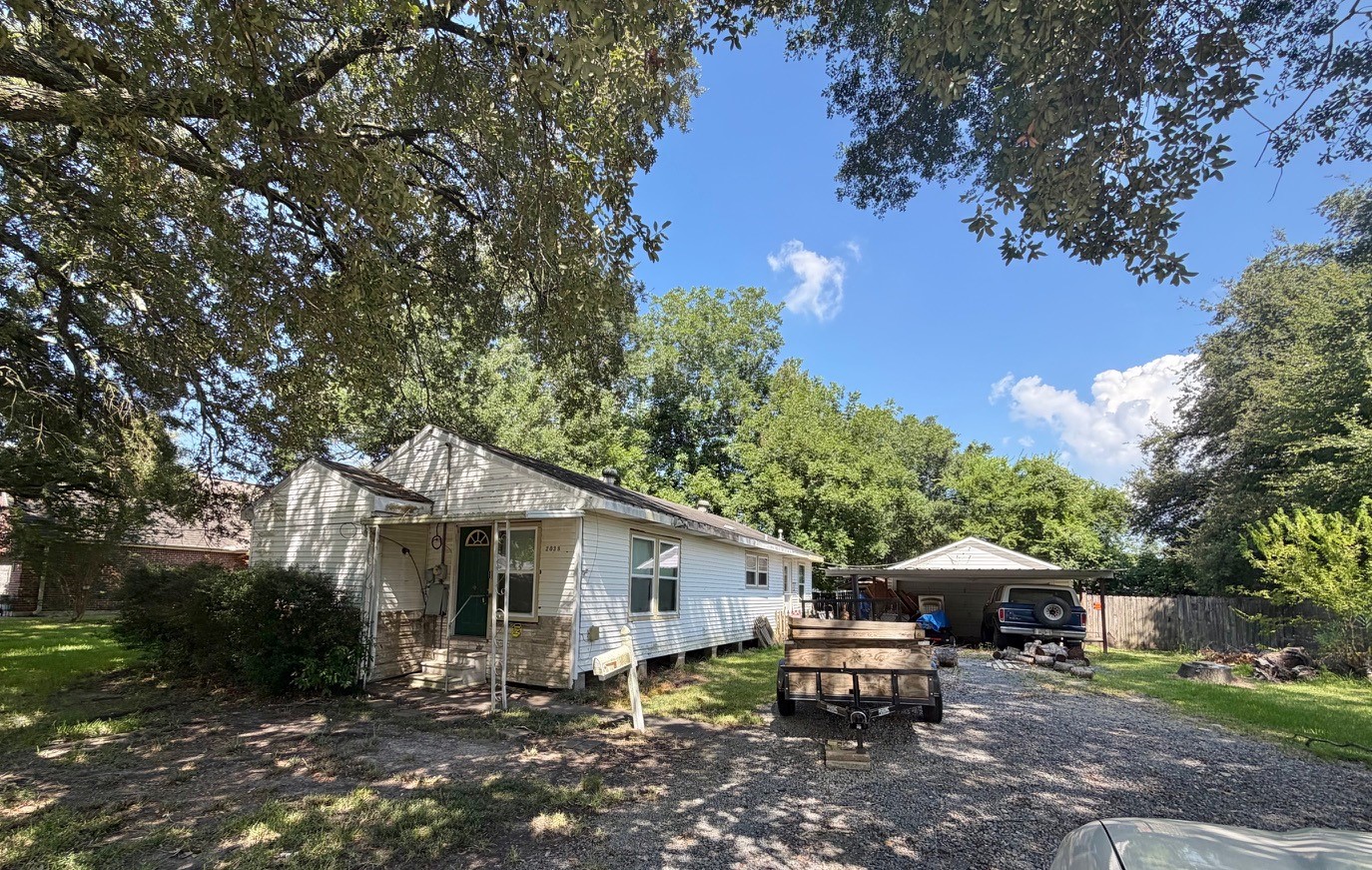2038 6th Street Property Photo 1