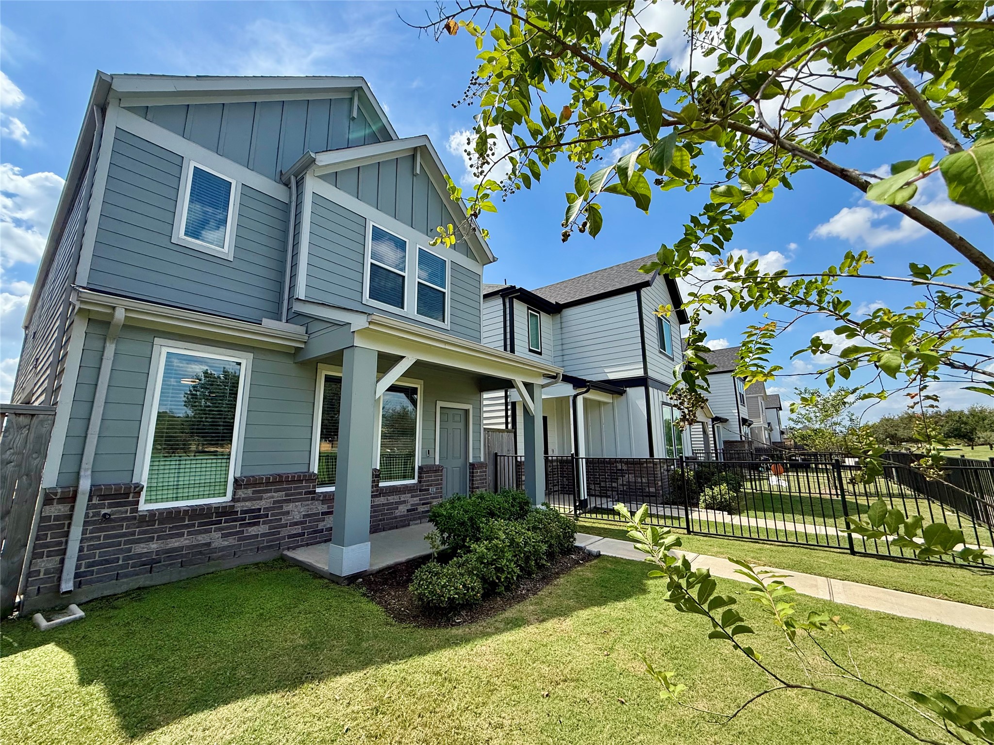 28438 Monaco Property Photo 1