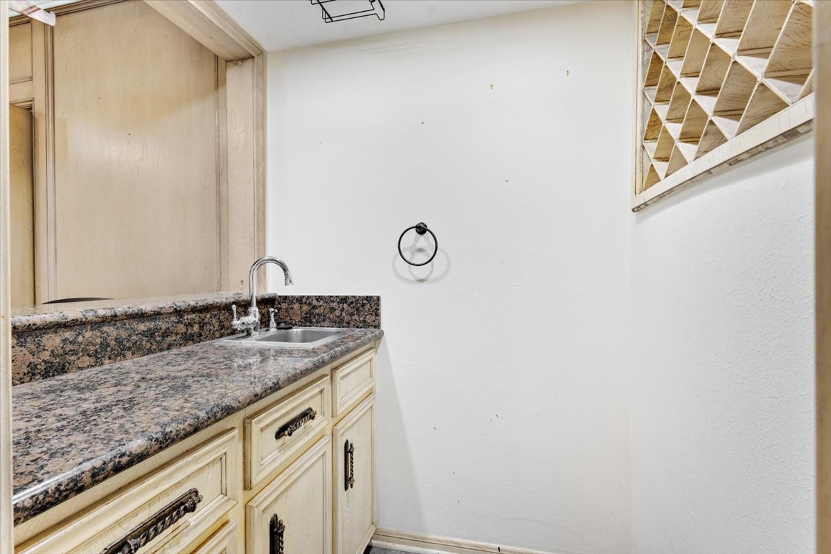 5431 Crown Colony Property Photo 13