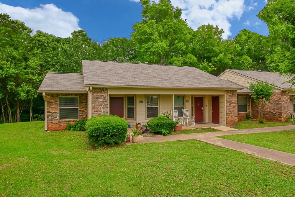 1308 Jacksonville Dr Property Photo 1