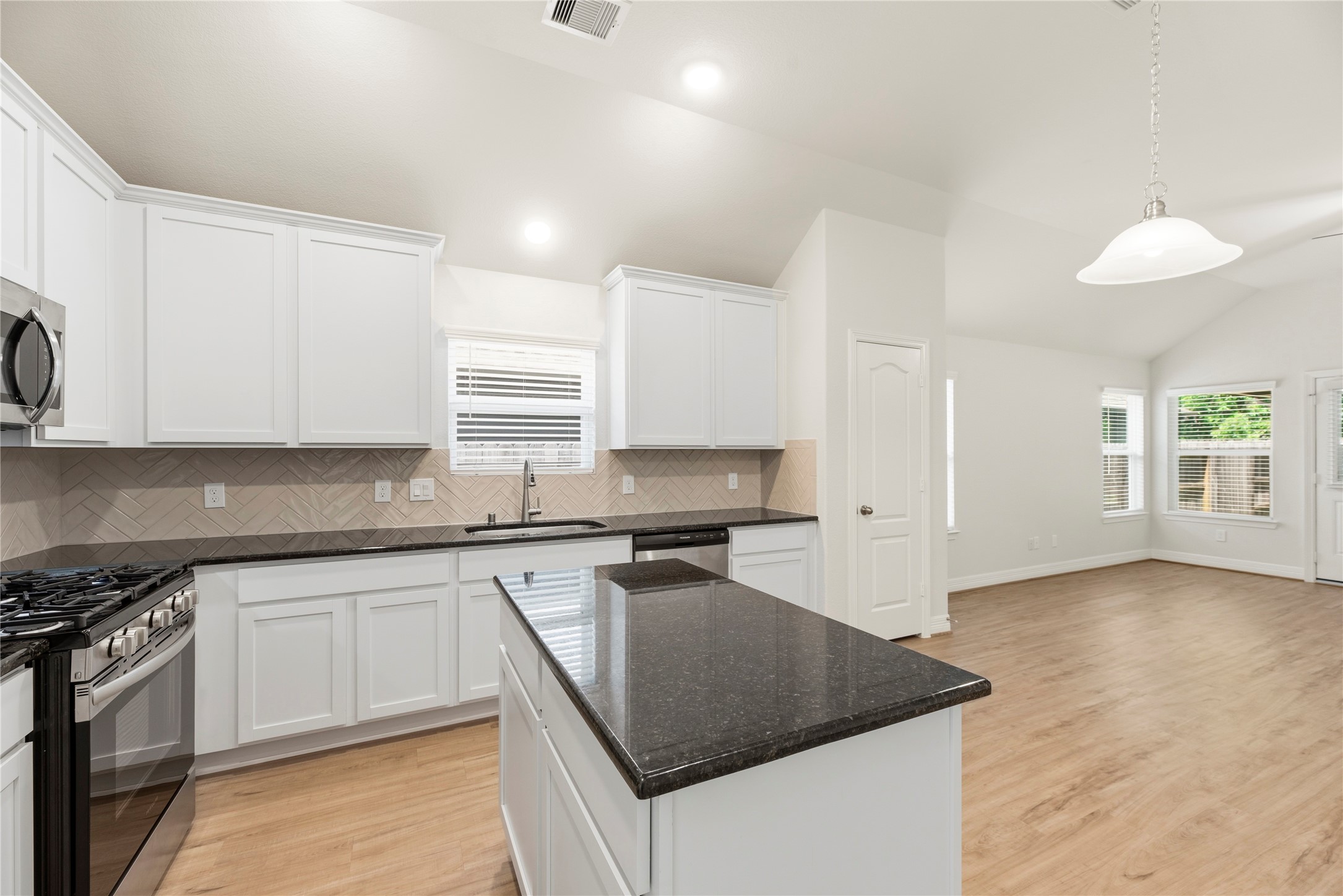 8415 Red Shiner Way Property Photo 5