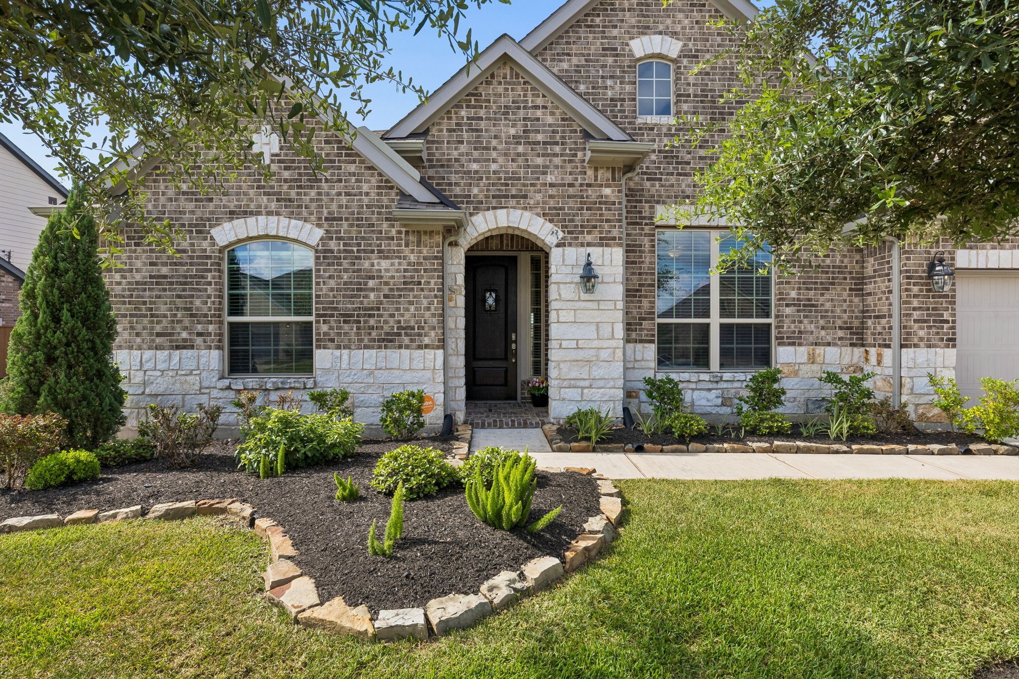 7515 Windsong Bend Road Property Photo 4