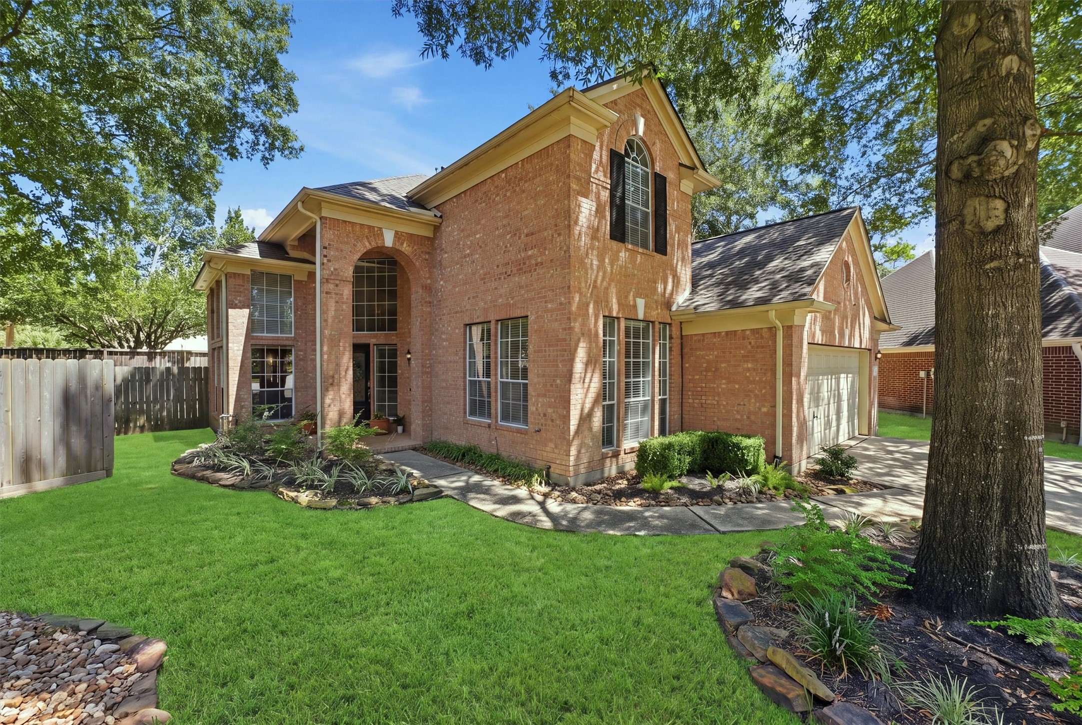 2426 Mills Creek Drive Property Photo 3