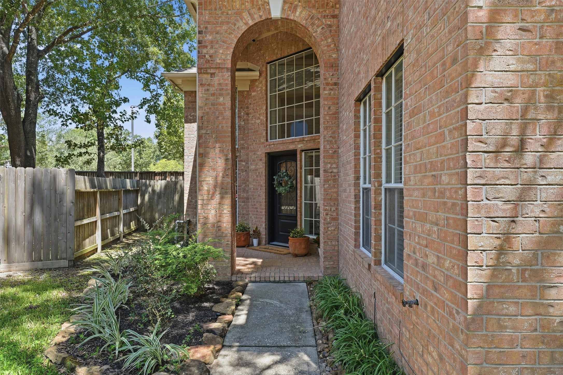 2426 Mills Creek Drive Property Photo 4