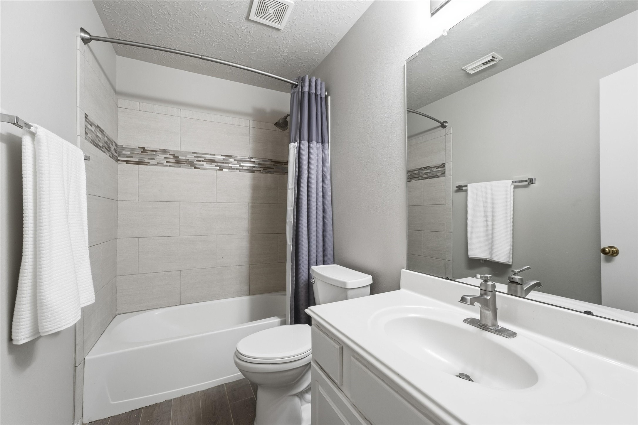 2426 Mills Creek Drive Property Photo 27