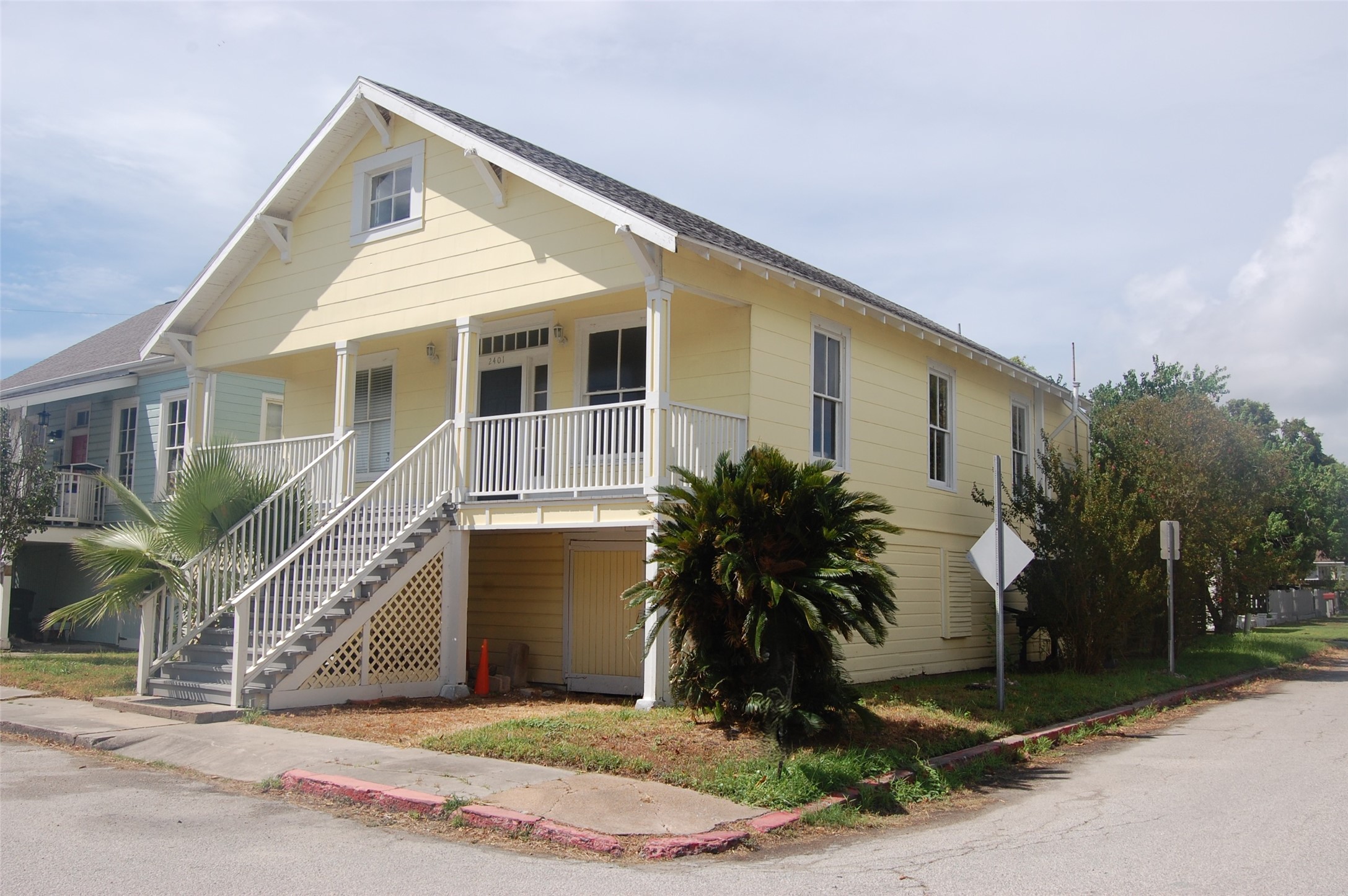 2401 38th Street Property Photo 1