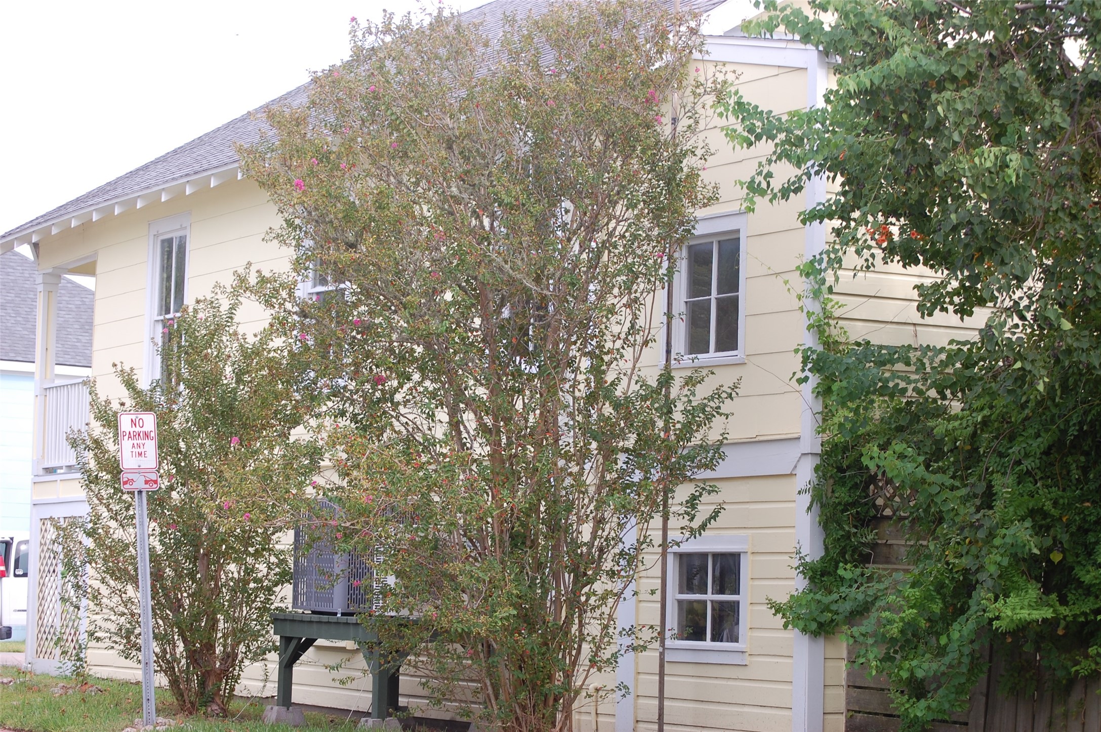 2401 38th Street Property Photo 4