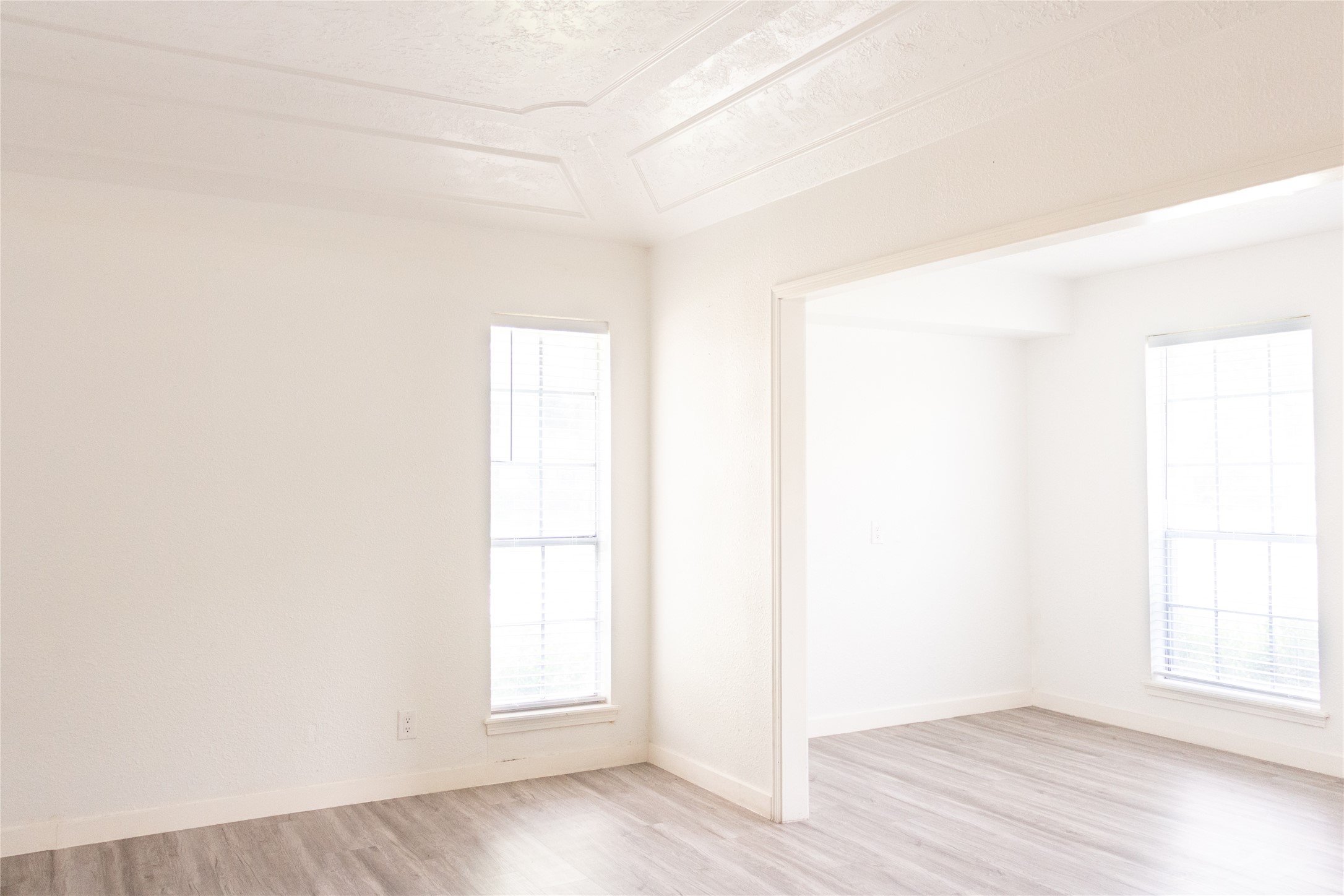 8002 Hurst Forest Drive Property Photo 13
