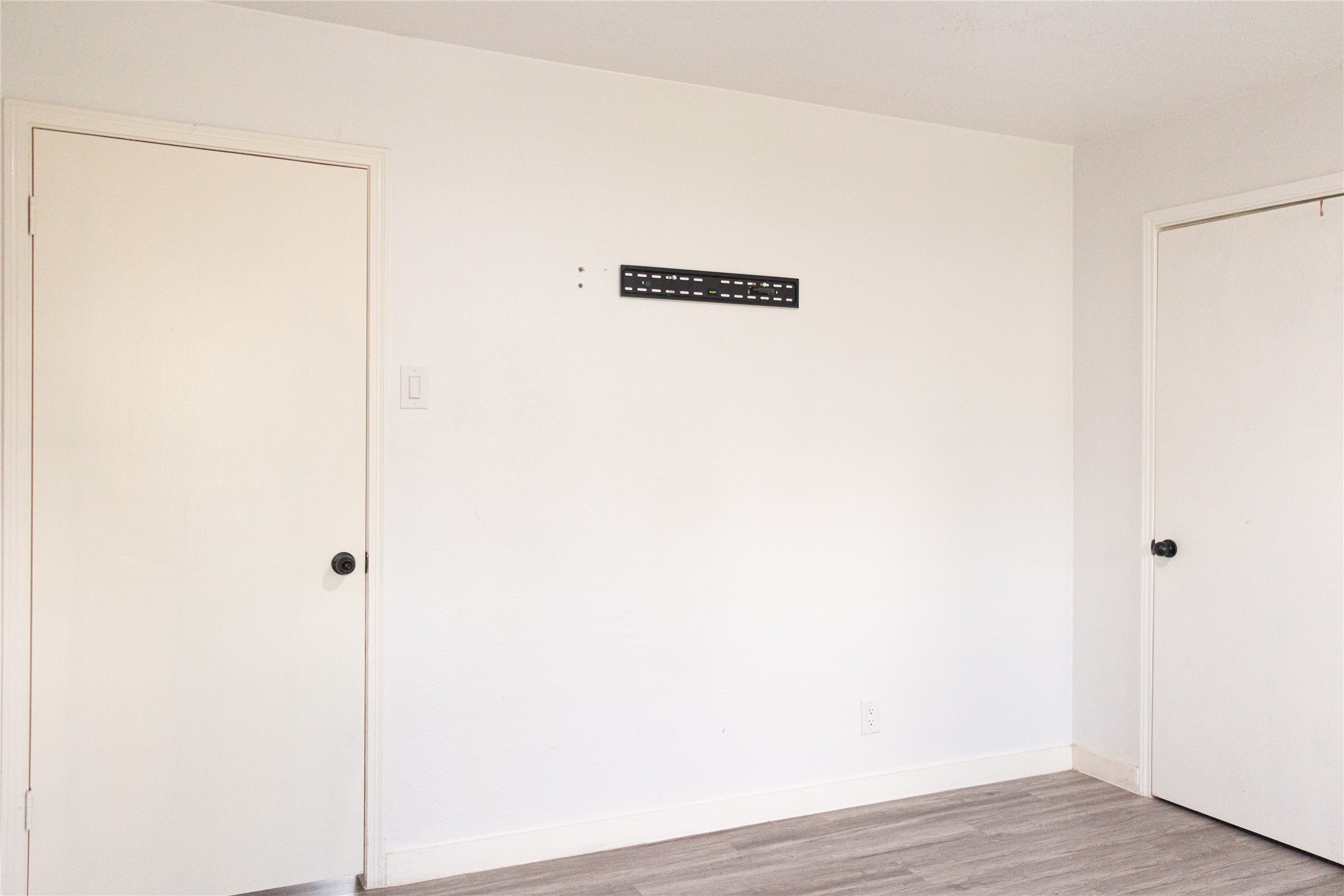 8002 Hurst Forest Drive Property Photo 24