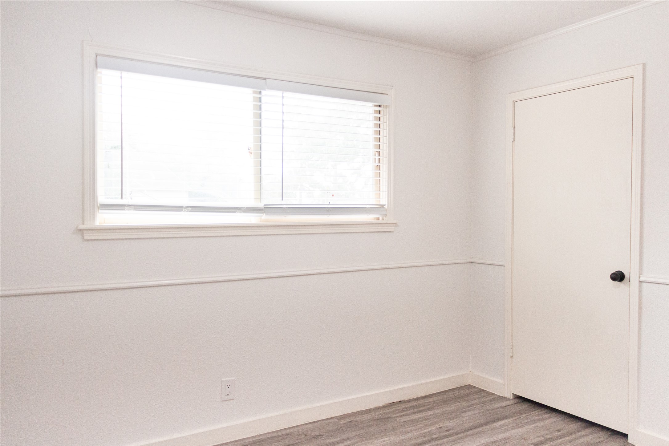8002 Hurst Forest Drive Property Photo 25