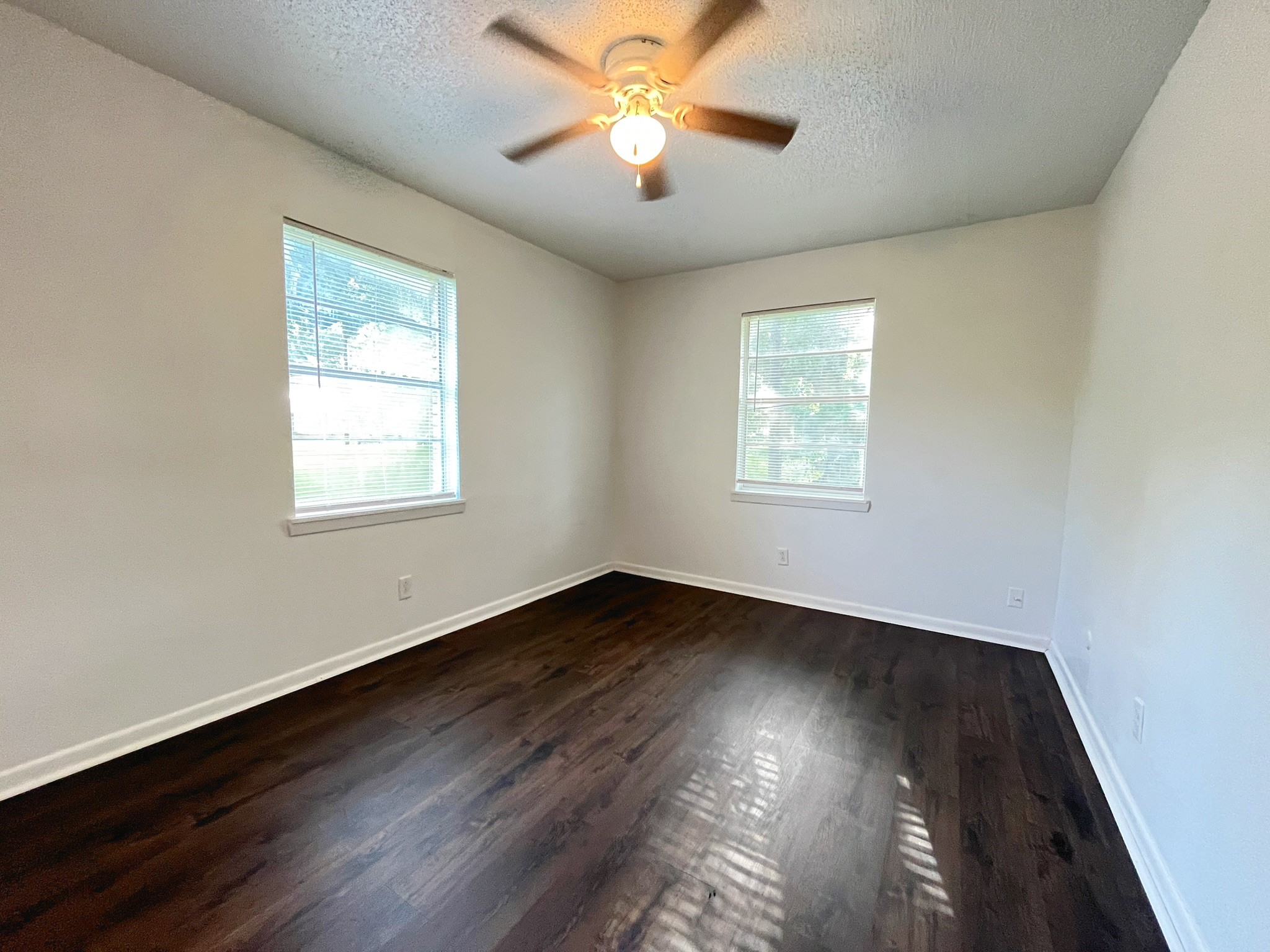 409 La Bradford Drive Property Photo 11