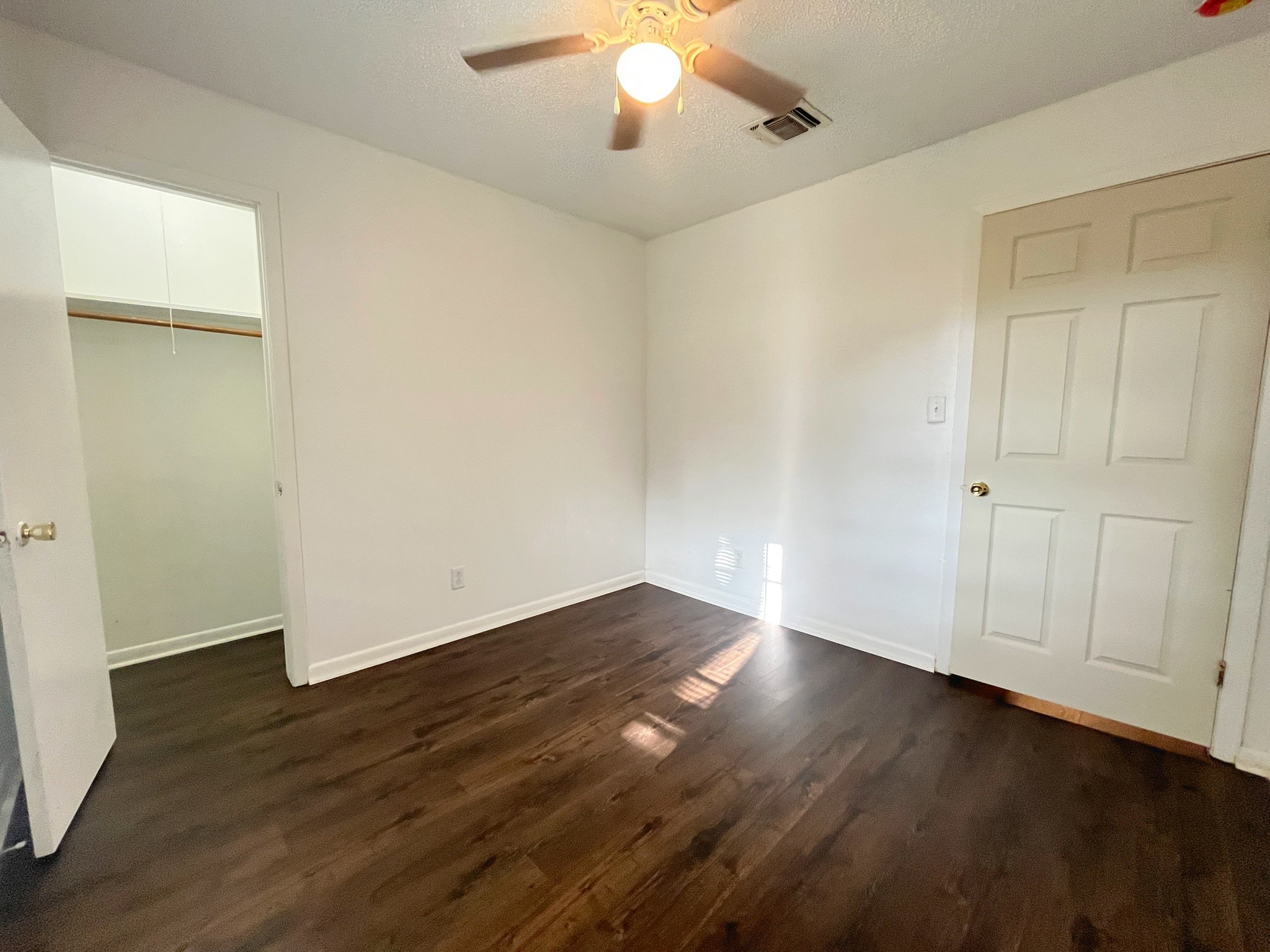 409 La Bradford Drive Property Photo 12