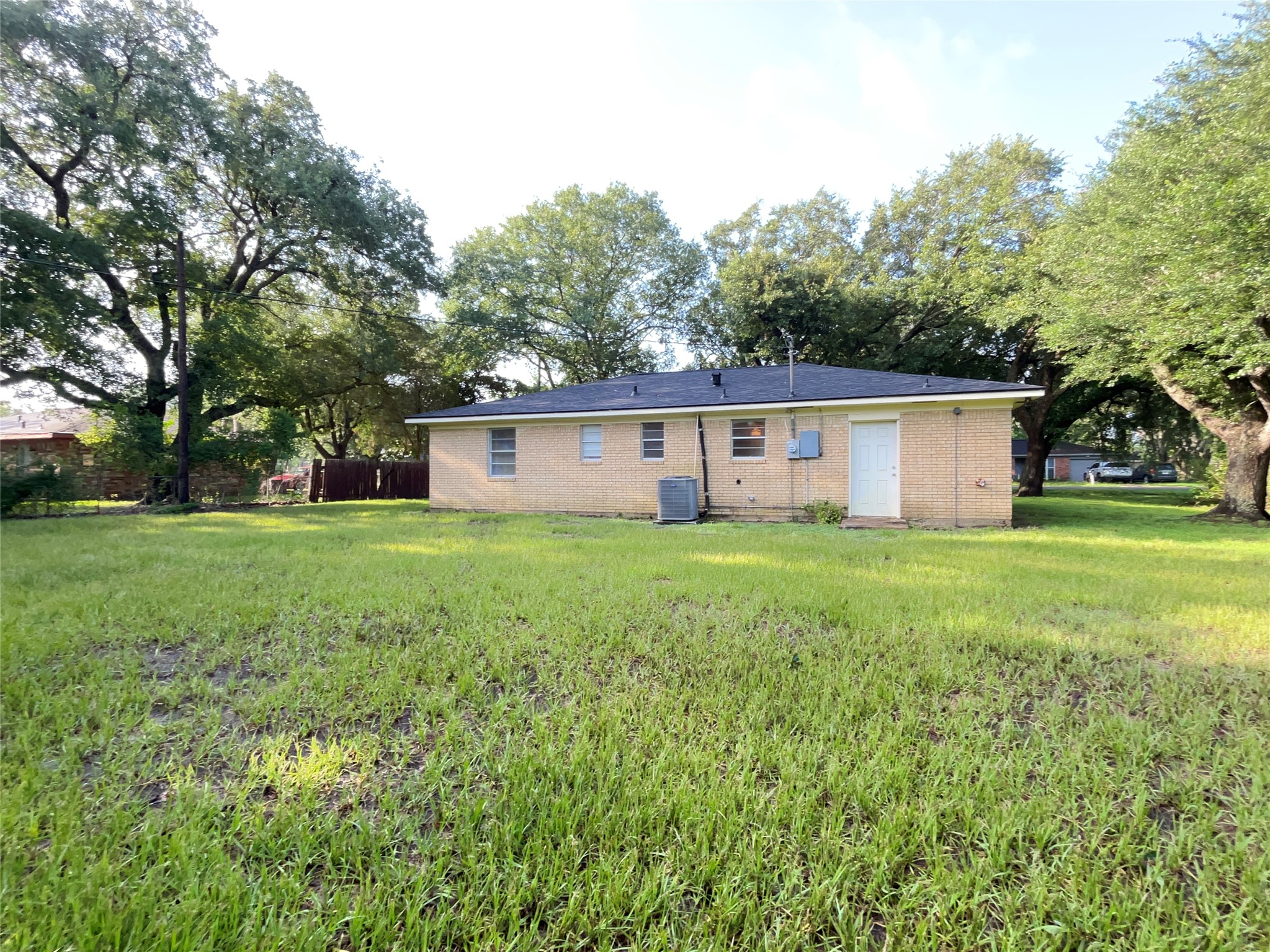 409 La Bradford Drive Property Photo 19