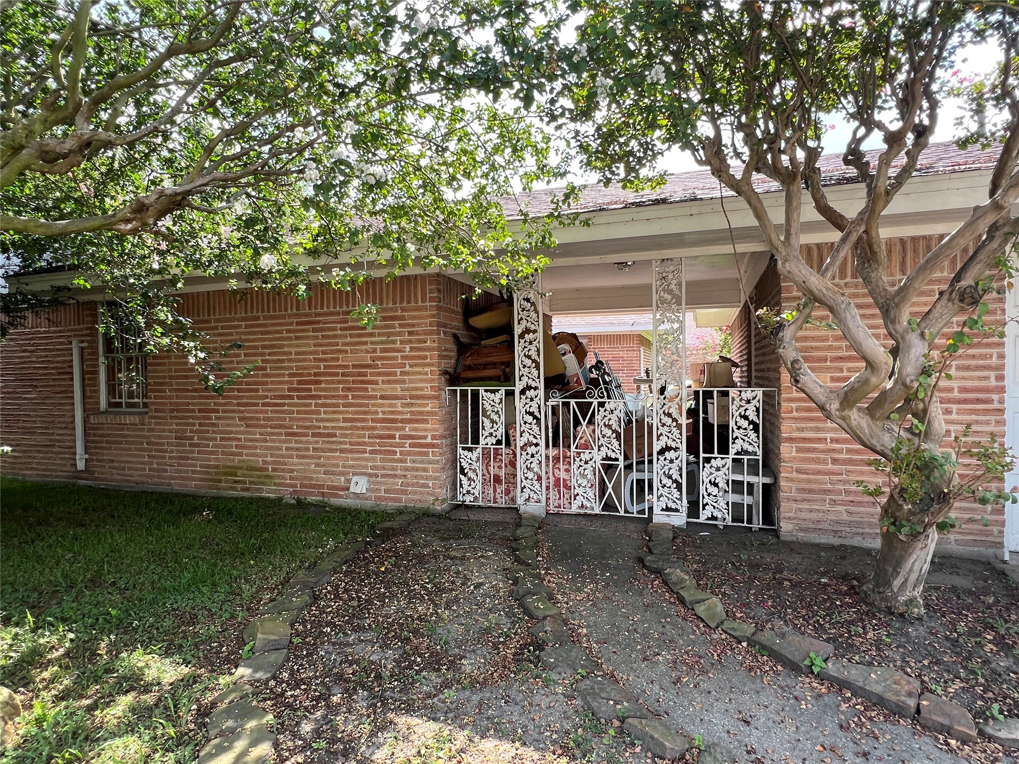 2203 Droxford Drive Property Photo 6