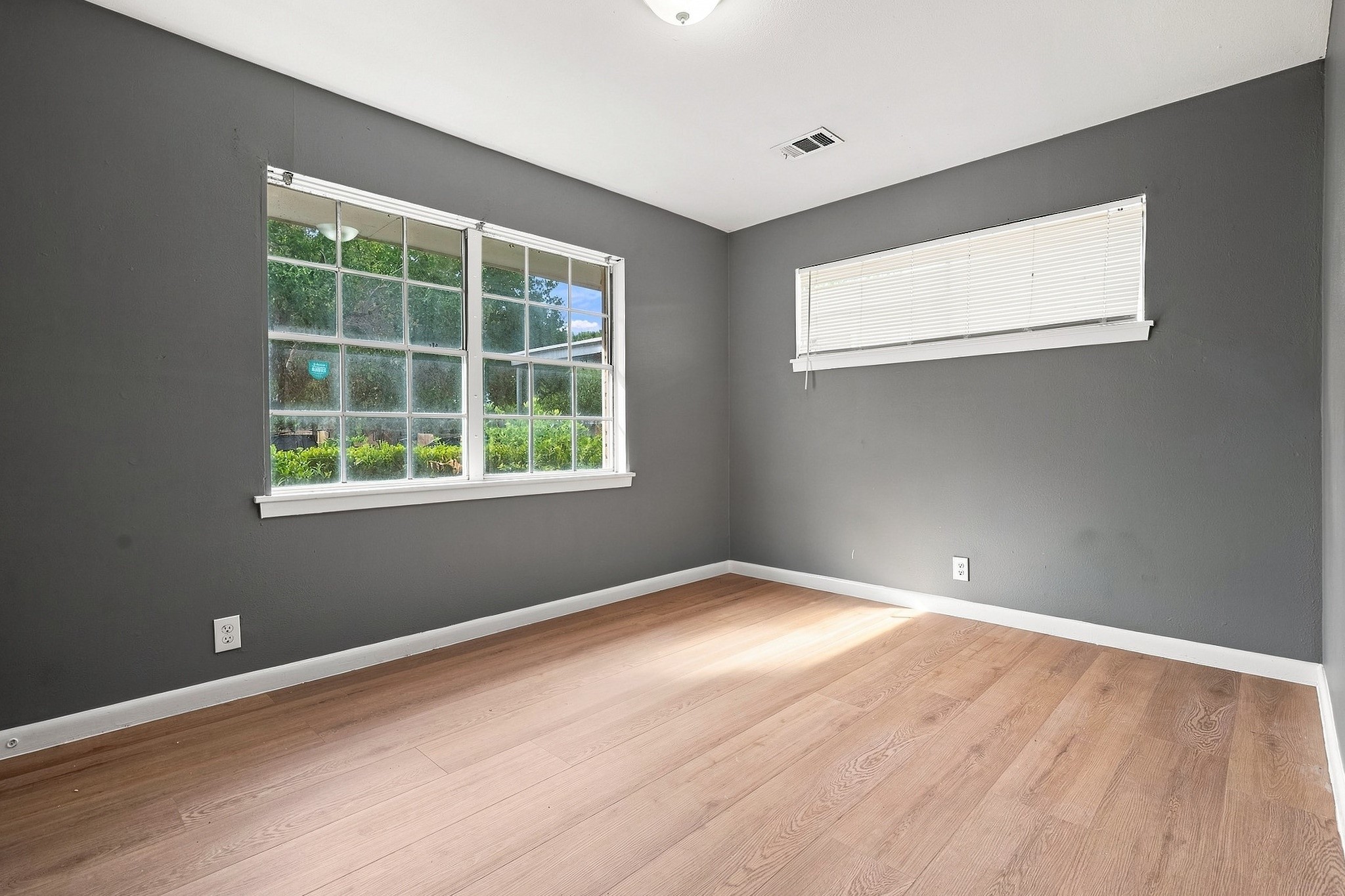 2906 Newcastle Drive Property Photo 11