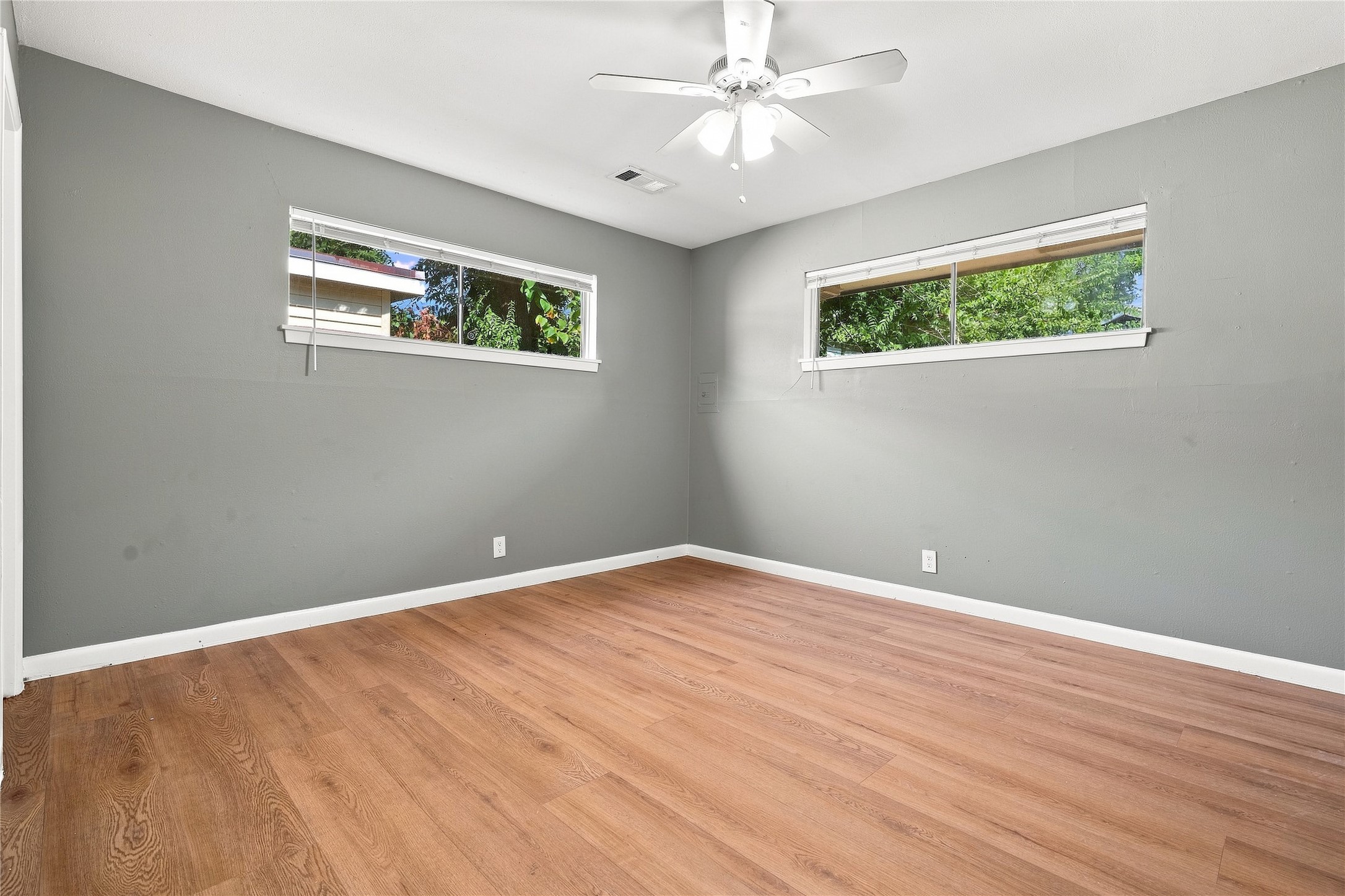 2906 Newcastle Drive Property Photo 12