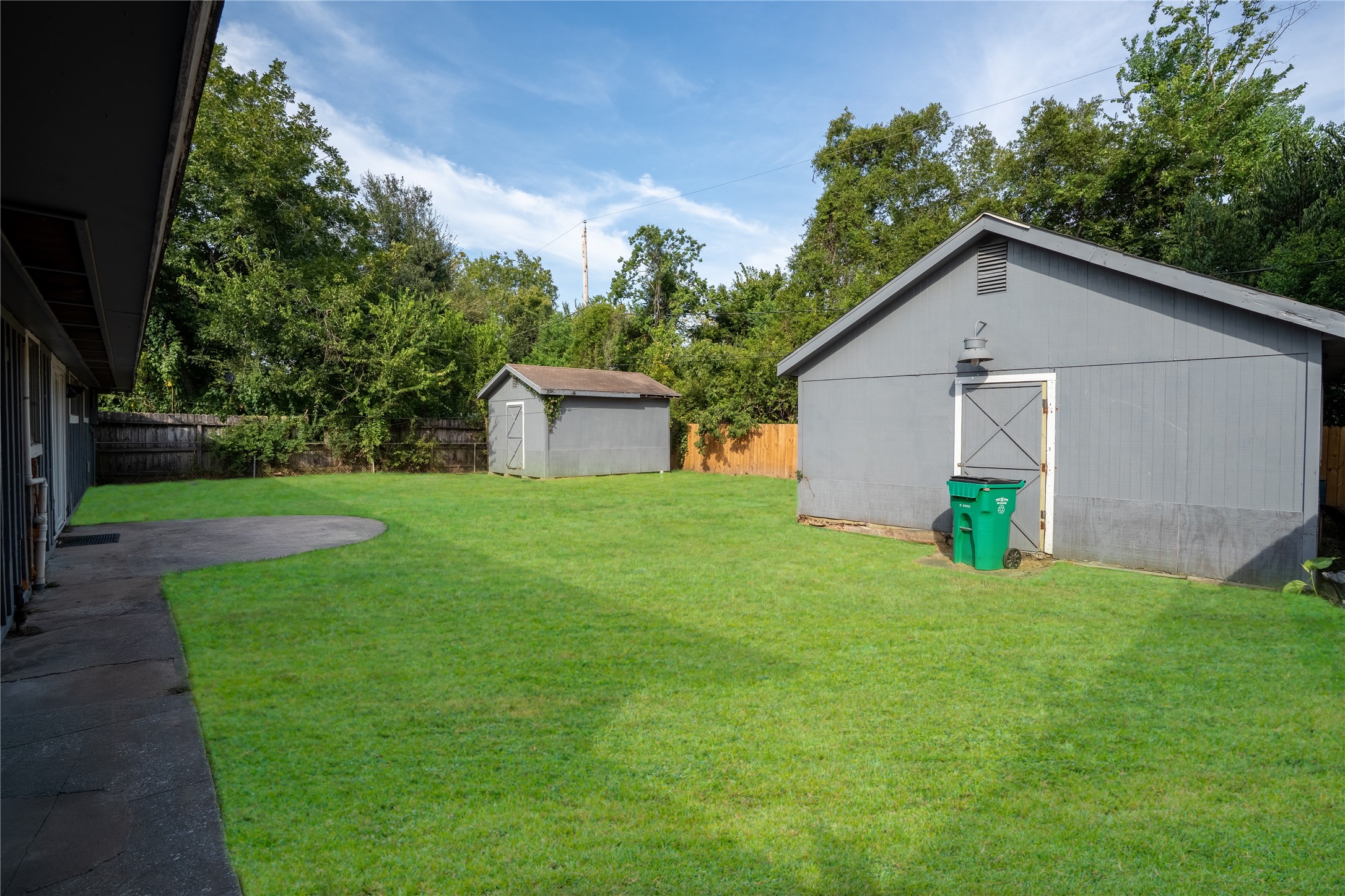 2906 Newcastle Drive Property Photo 16