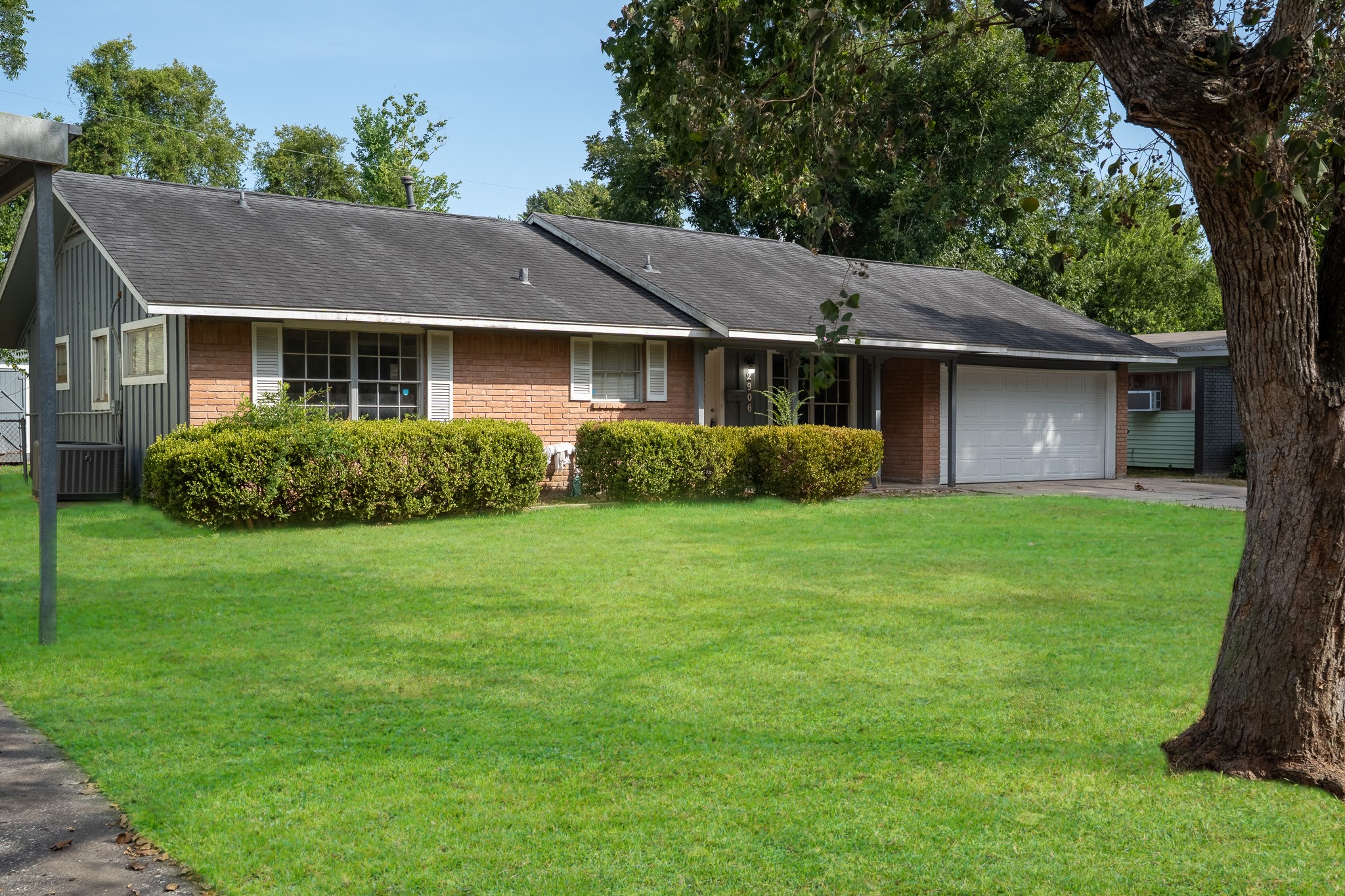 2906 Newcastle Drive Property Photo 18