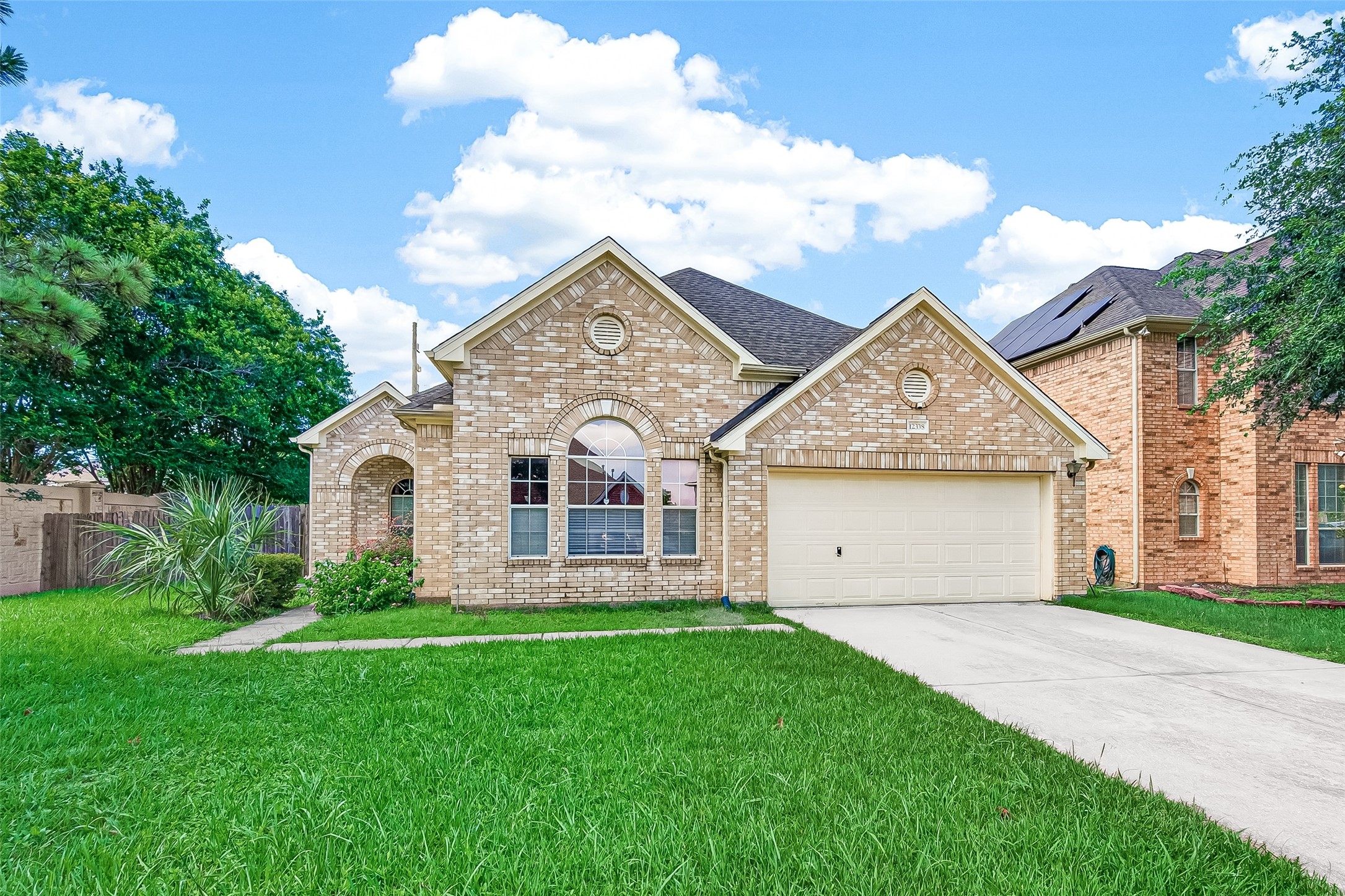 12338 Ashford Hollow Drive Property Photo 3