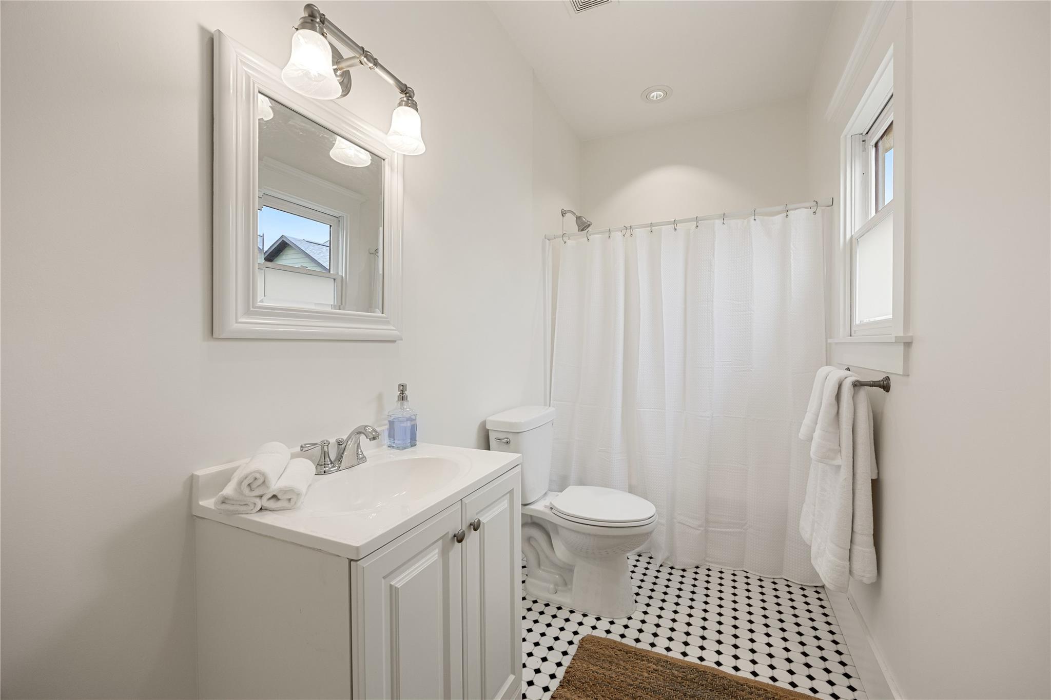 832 Nicholson Street, Houston Tx 77007 Property Photo 35