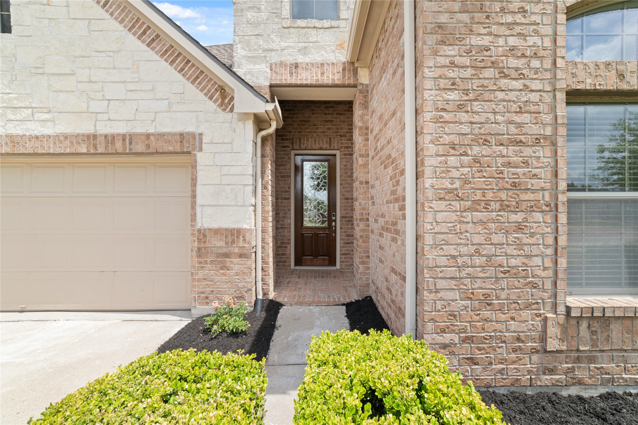 17314 Aldenwilds Lane Property Photo 4