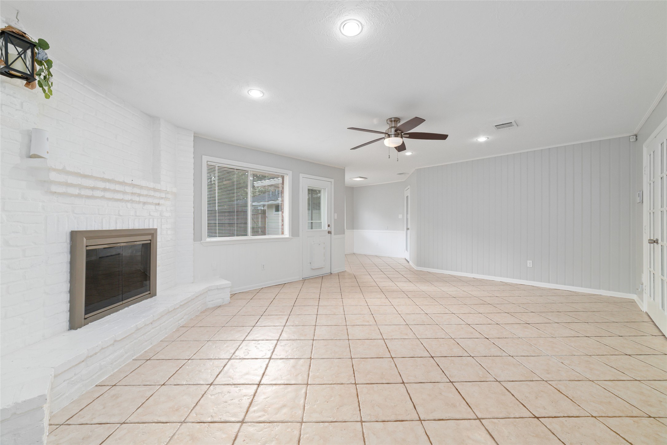 25602 Oakhurst Drive Property Photo 10