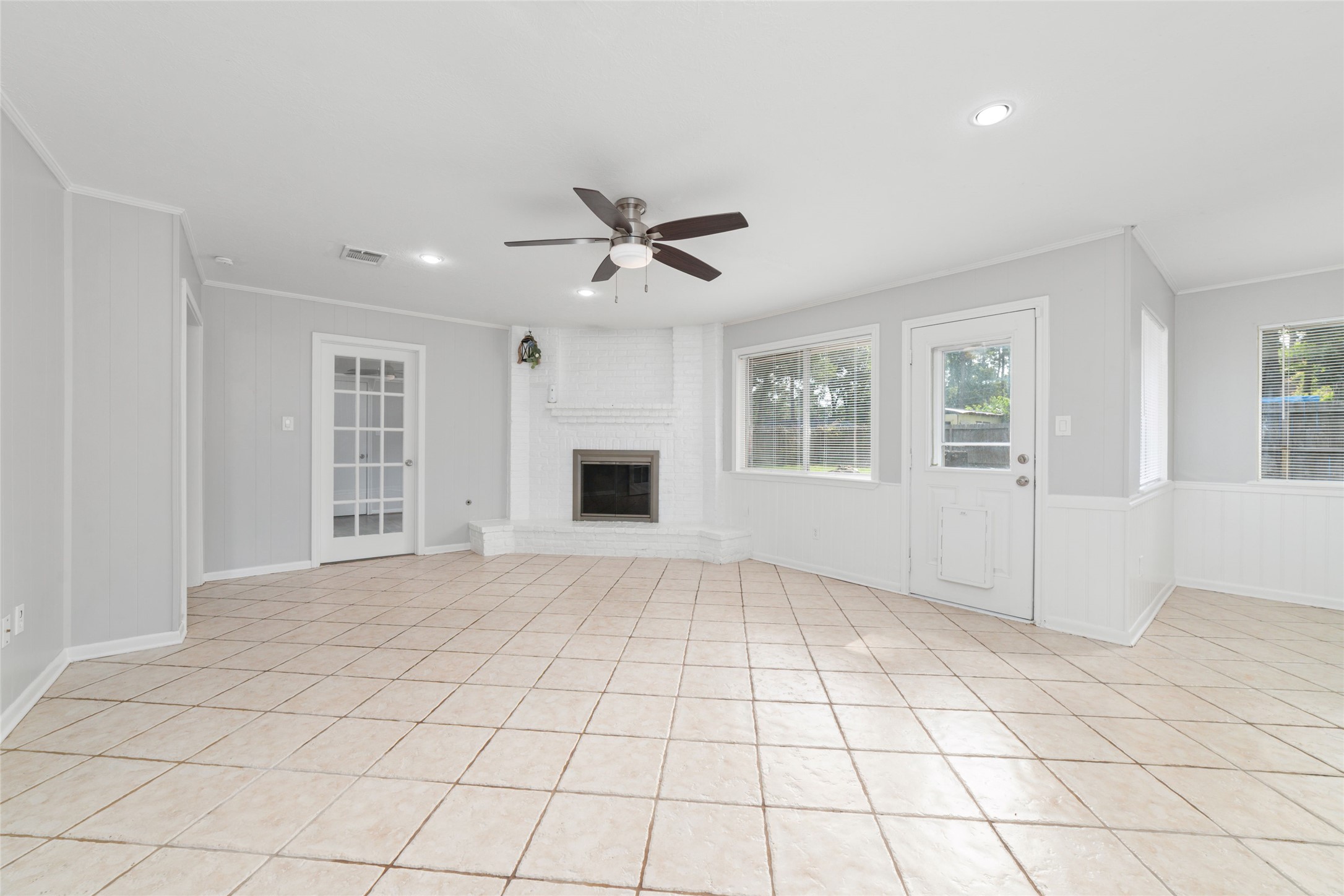 25602 Oakhurst Drive Property Photo 12