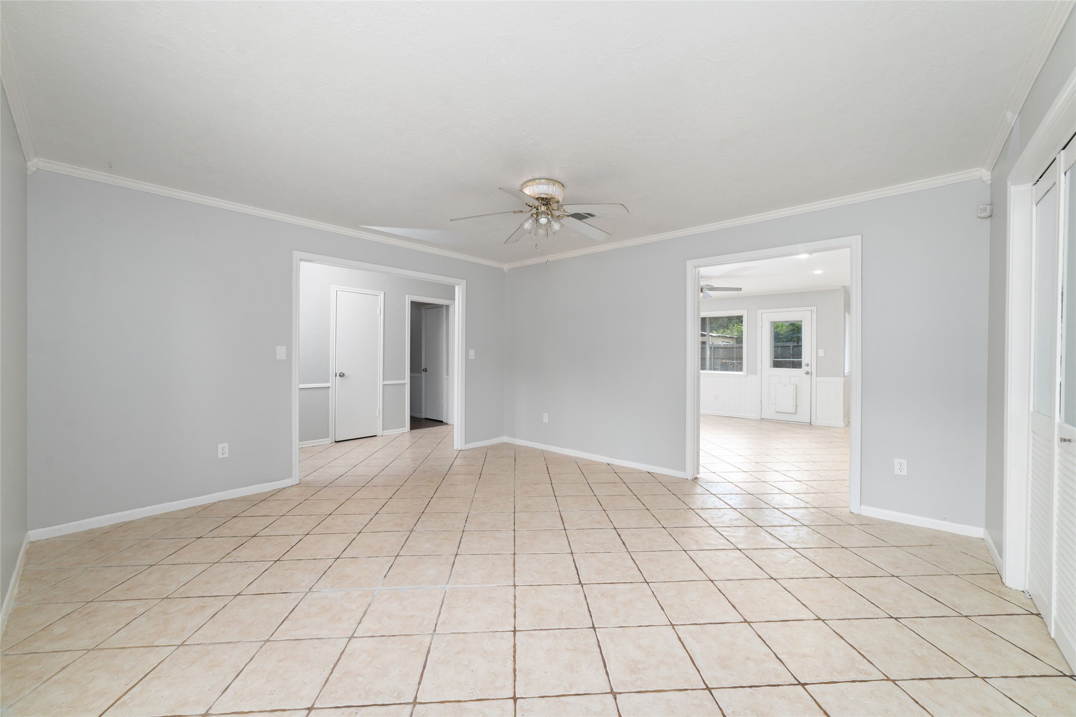 25602 Oakhurst Drive Property Photo 13
