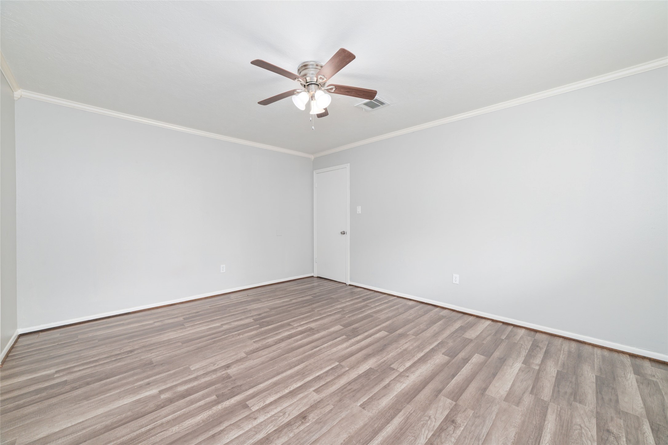 25602 Oakhurst Drive Property Photo 14