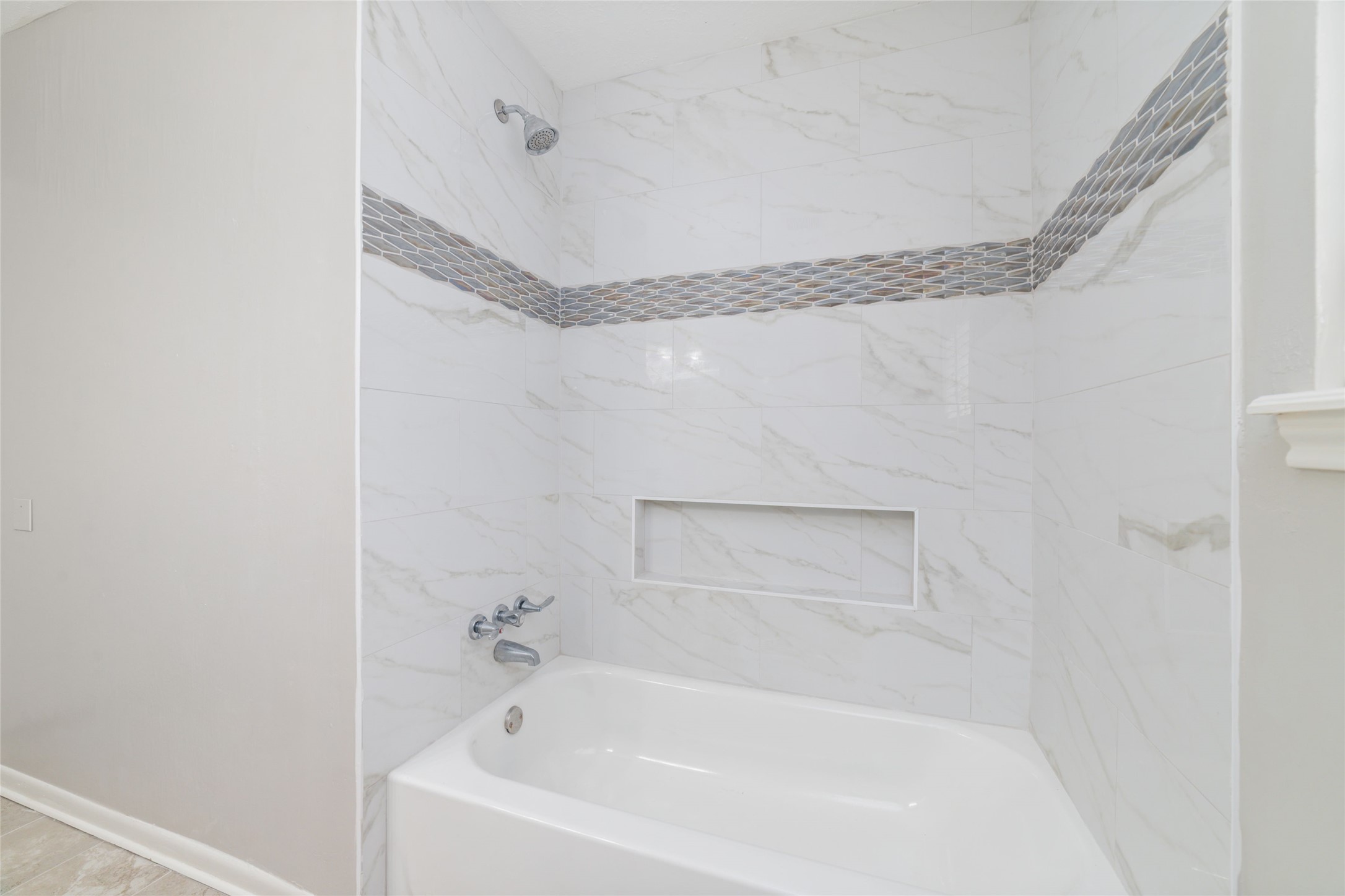 25602 Oakhurst Drive Property Photo 18
