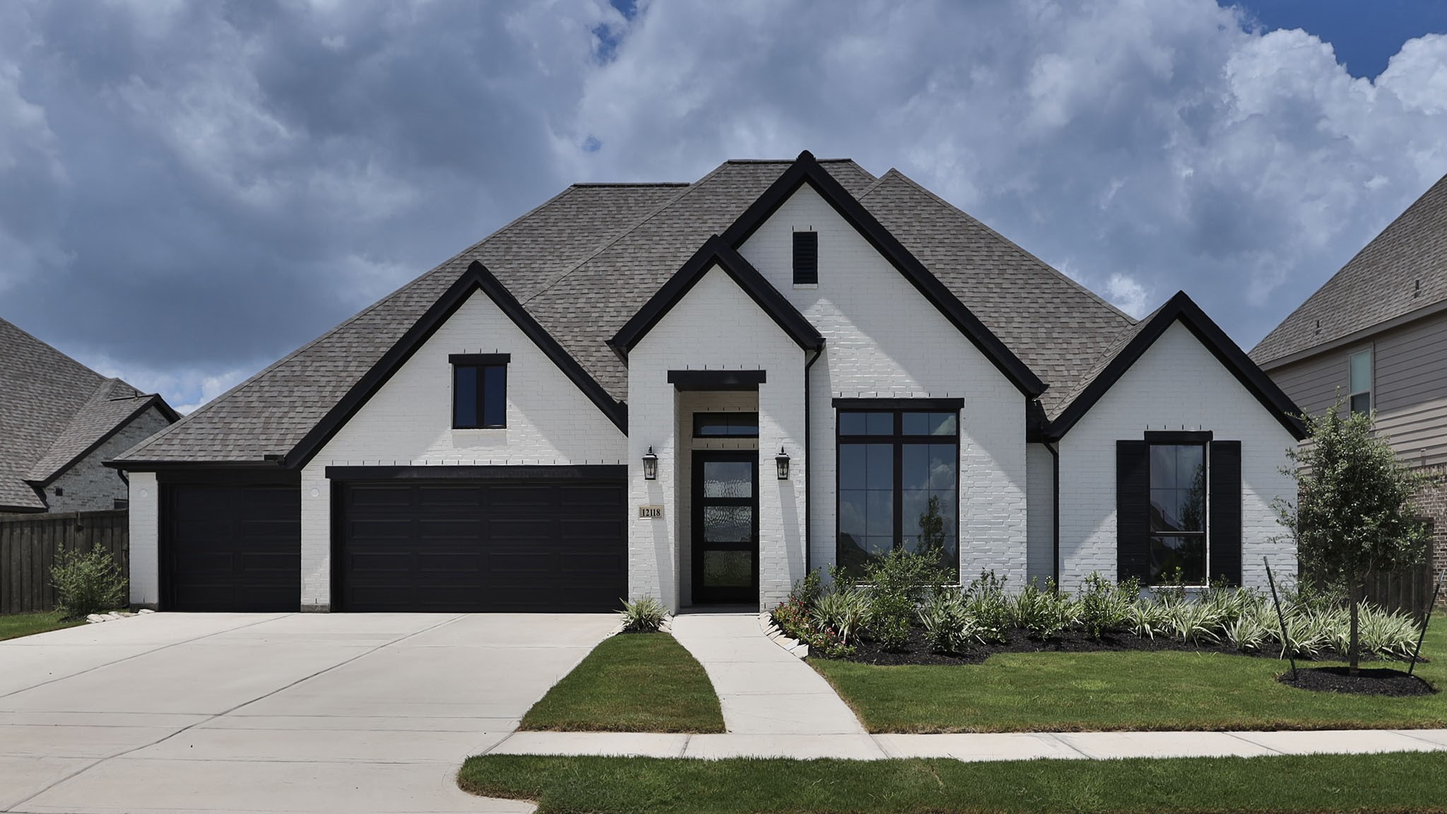 12118 Grassy Bend Drive Property Photo 1