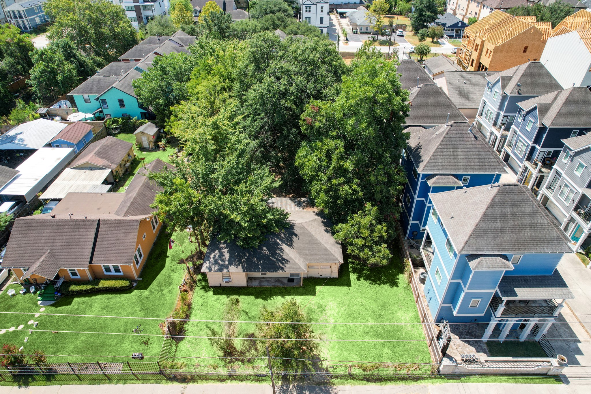 1124 W 23rd Street Property Photo 4