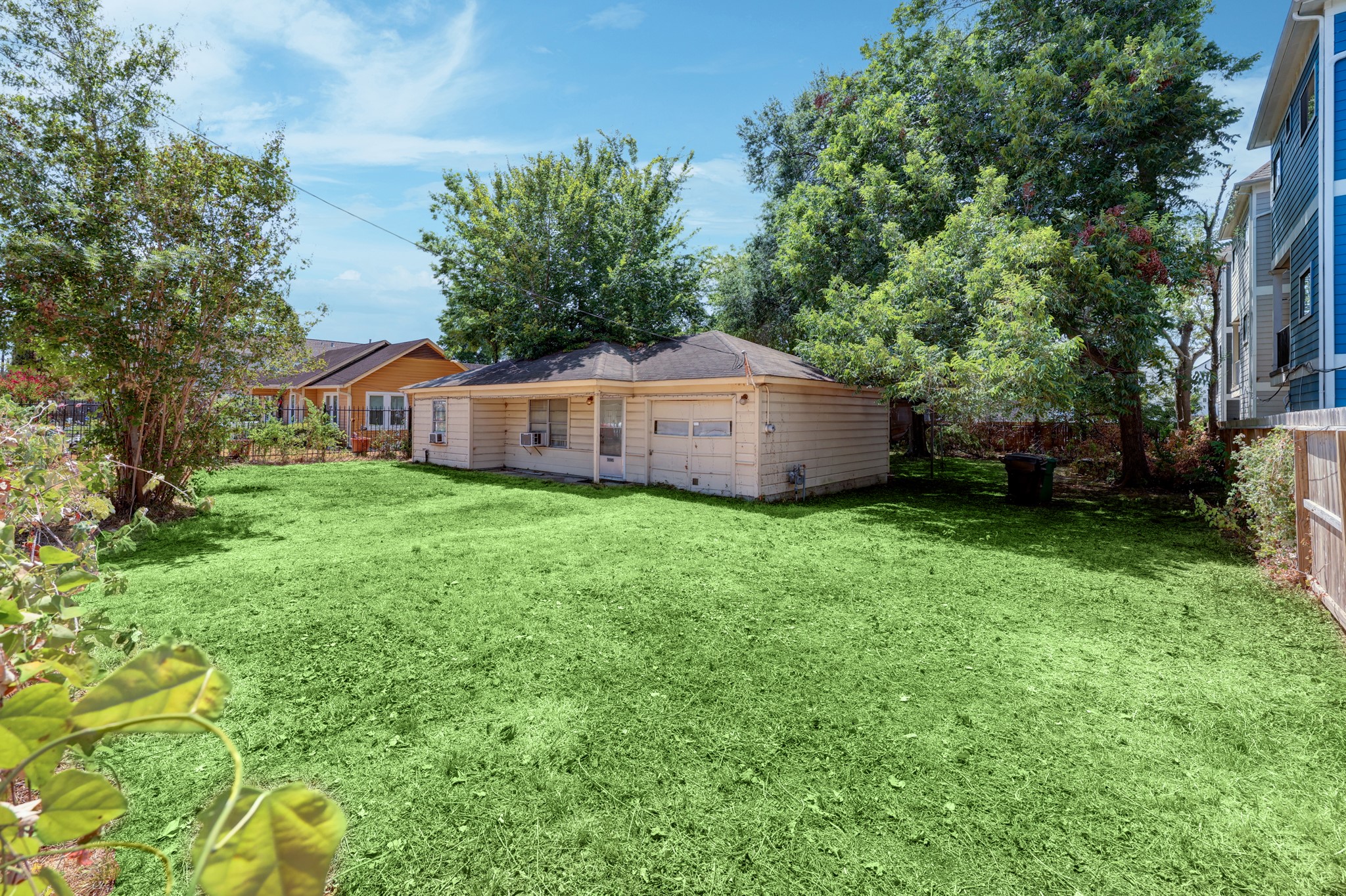 1124 W 23rd Street Property Photo 6