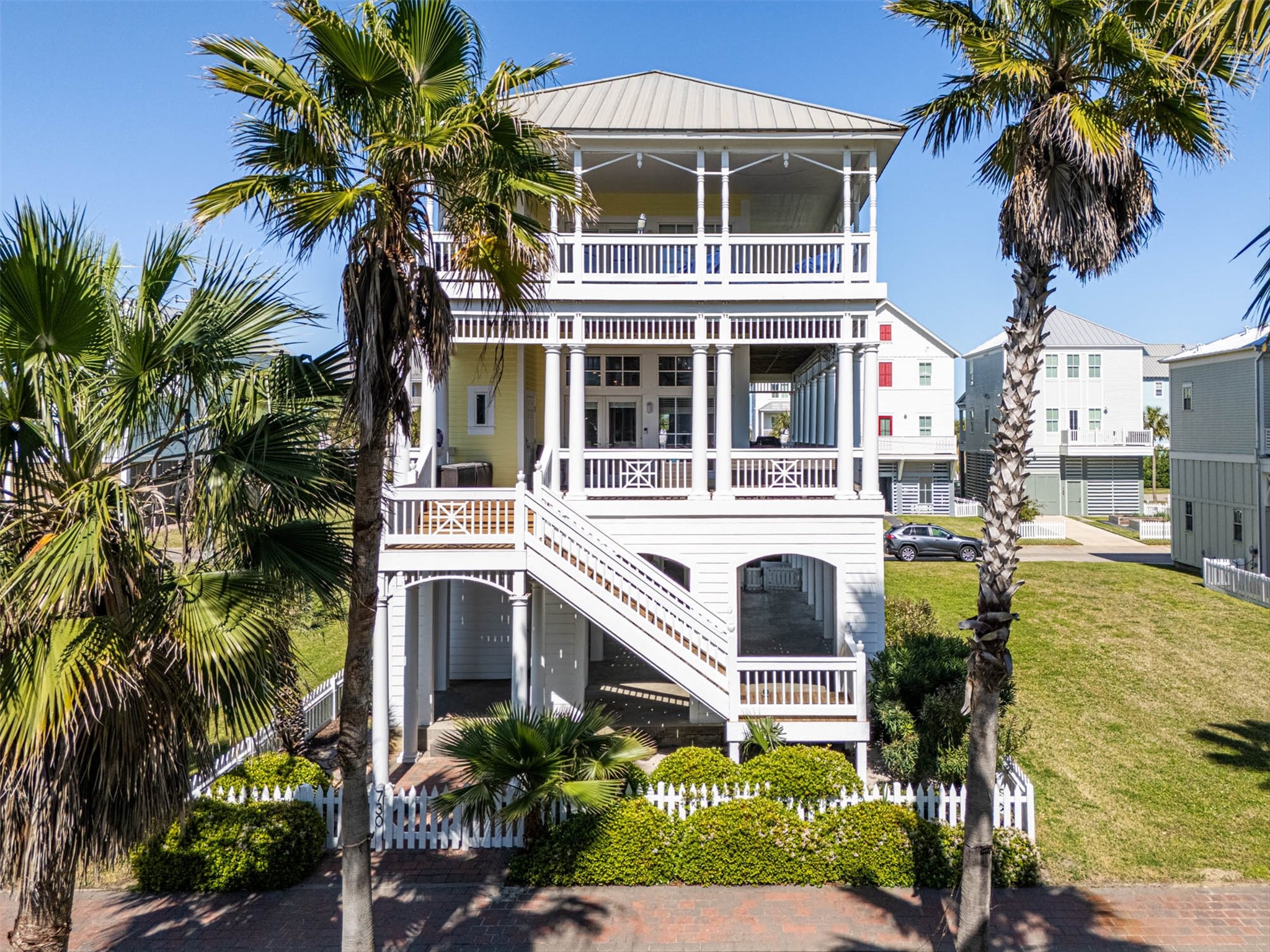 730 Beachtown Passage Property Photo 1