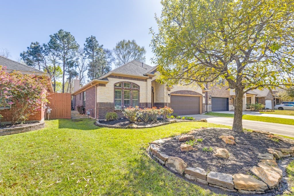 7407 Durango Creek Drive Property Photo 1