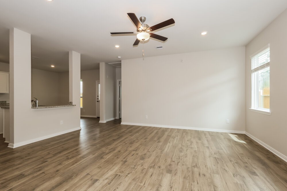 15652 Plum Brook Drive Property Photo 4