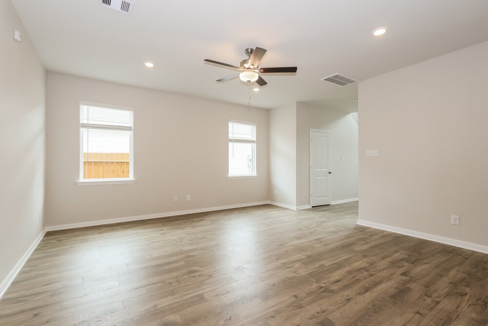 15652 Plum Brook Drive Property Photo 6