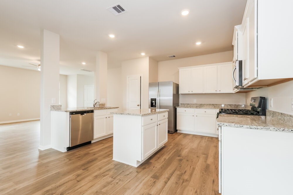 15652 Plum Brook Drive Property Photo 8