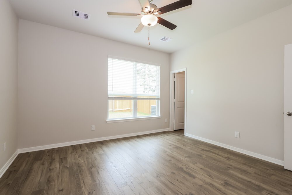 15652 Plum Brook Drive Property Photo 10