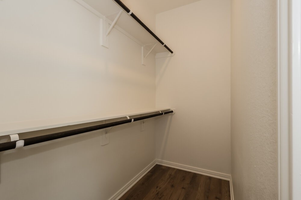 15652 Plum Brook Drive Property Photo 13