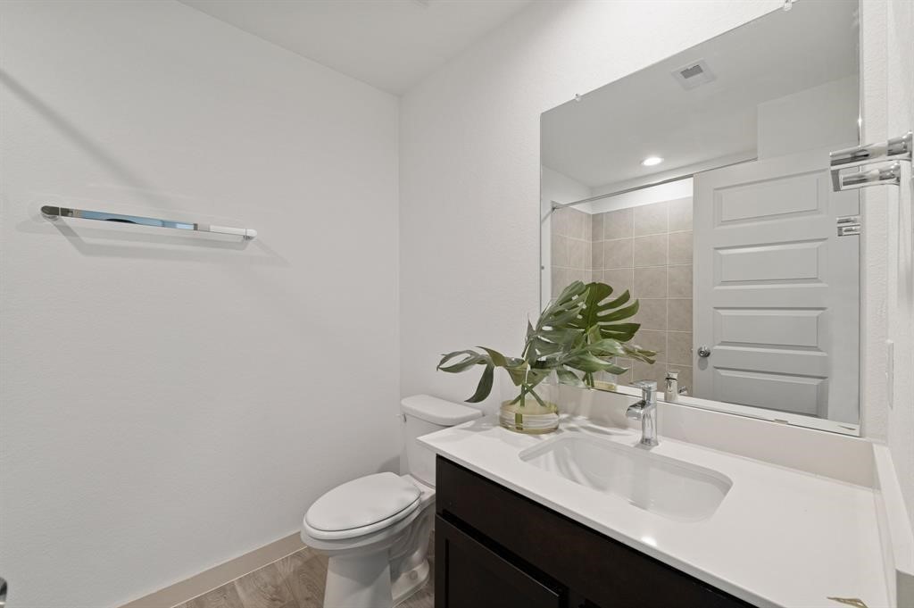 7214 Sunset Creek Drive Property Photo 11
