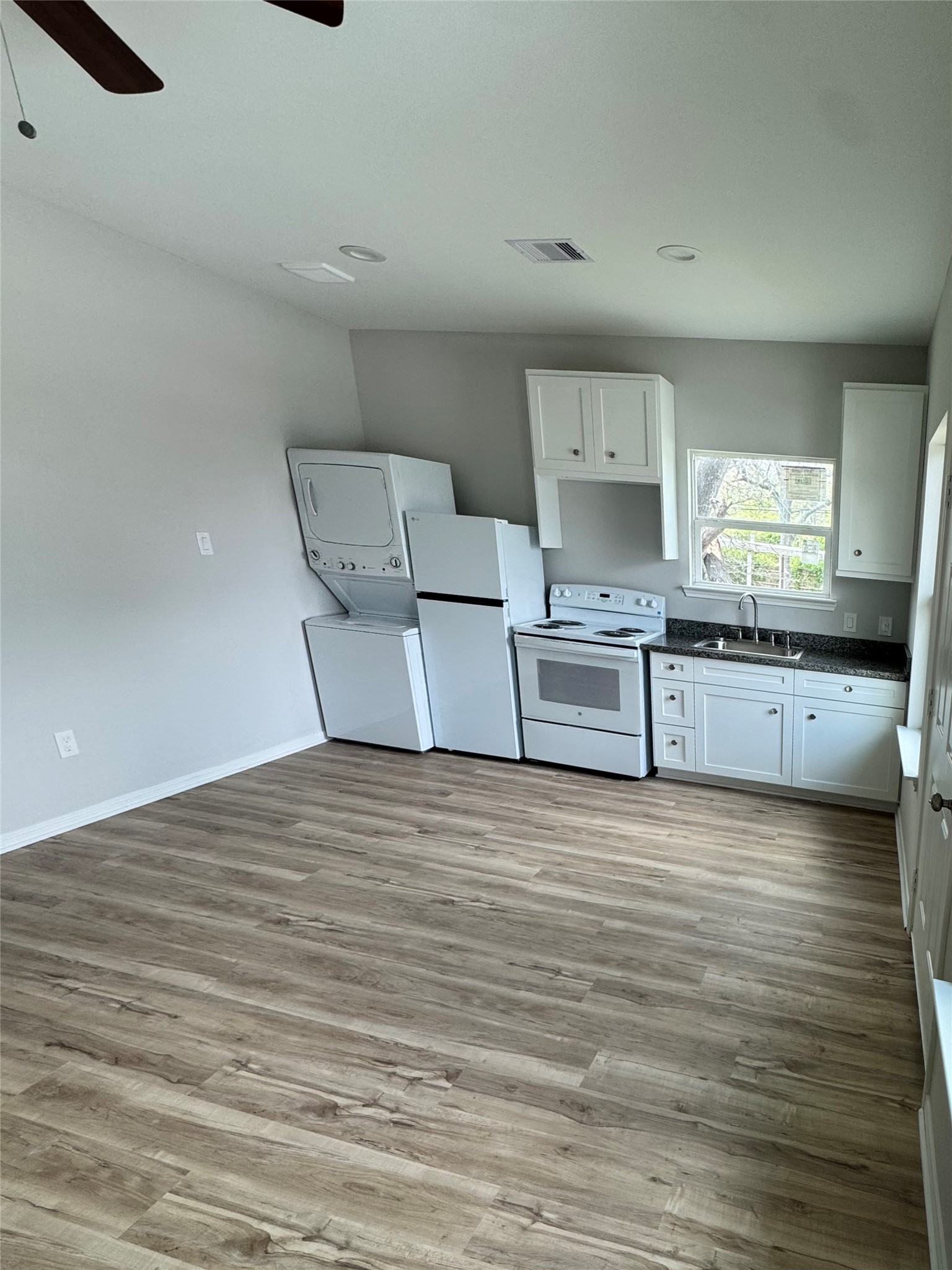 103 A Lincoln Cedar Drive Property Photo 4