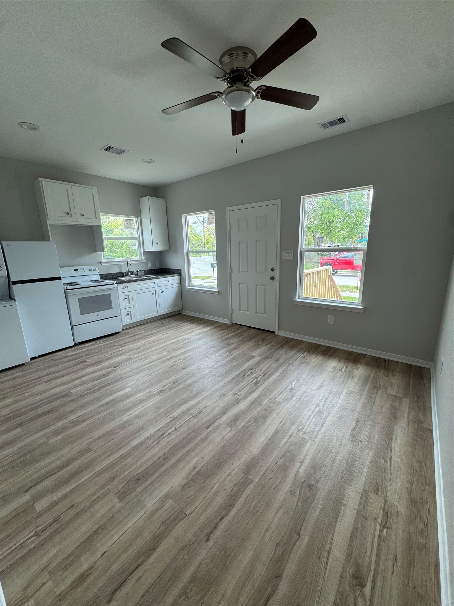 103 A Lincoln Cedar Drive Property Photo 5