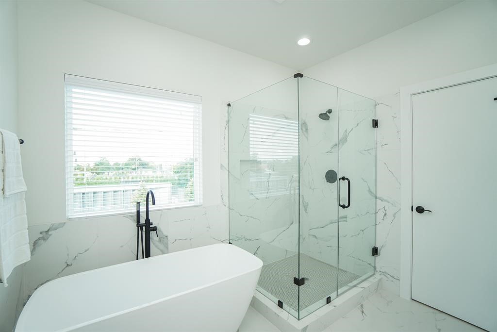 2409 Anita Street Property Photo 8