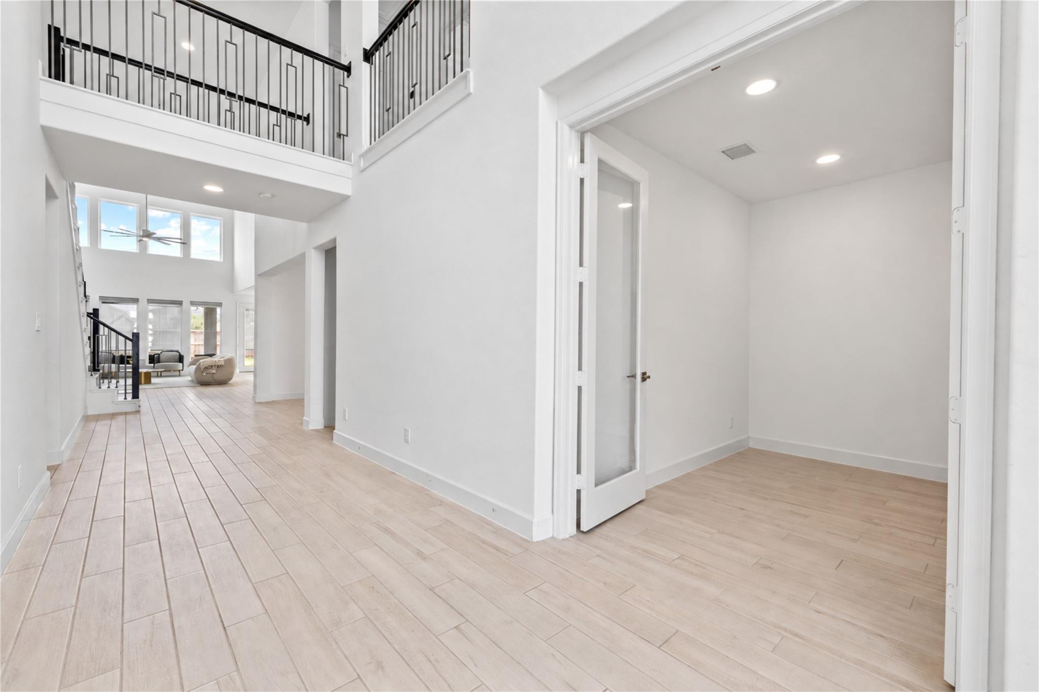 1902 Longcroft Lane Property Photo 4