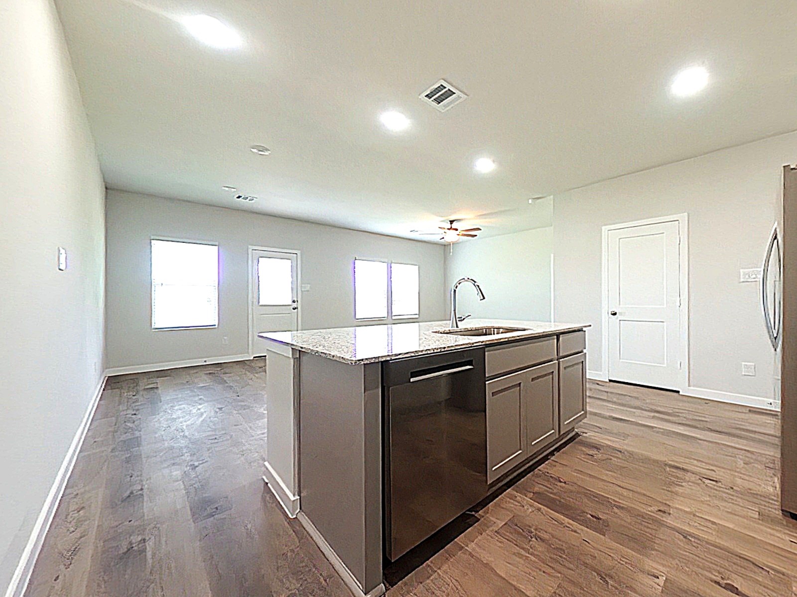 523 Shoreview Drive Property Photo 8