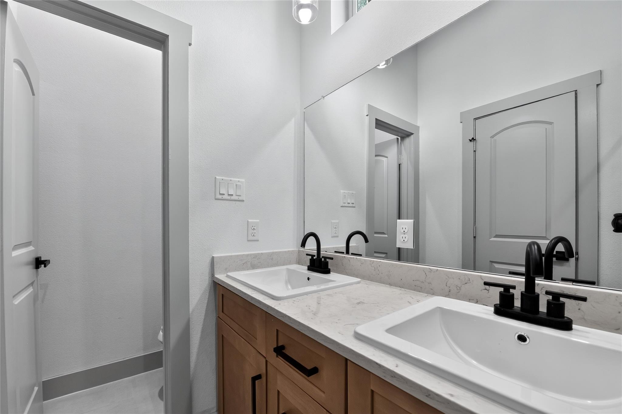 6815 Stearns Street Property Photo 19