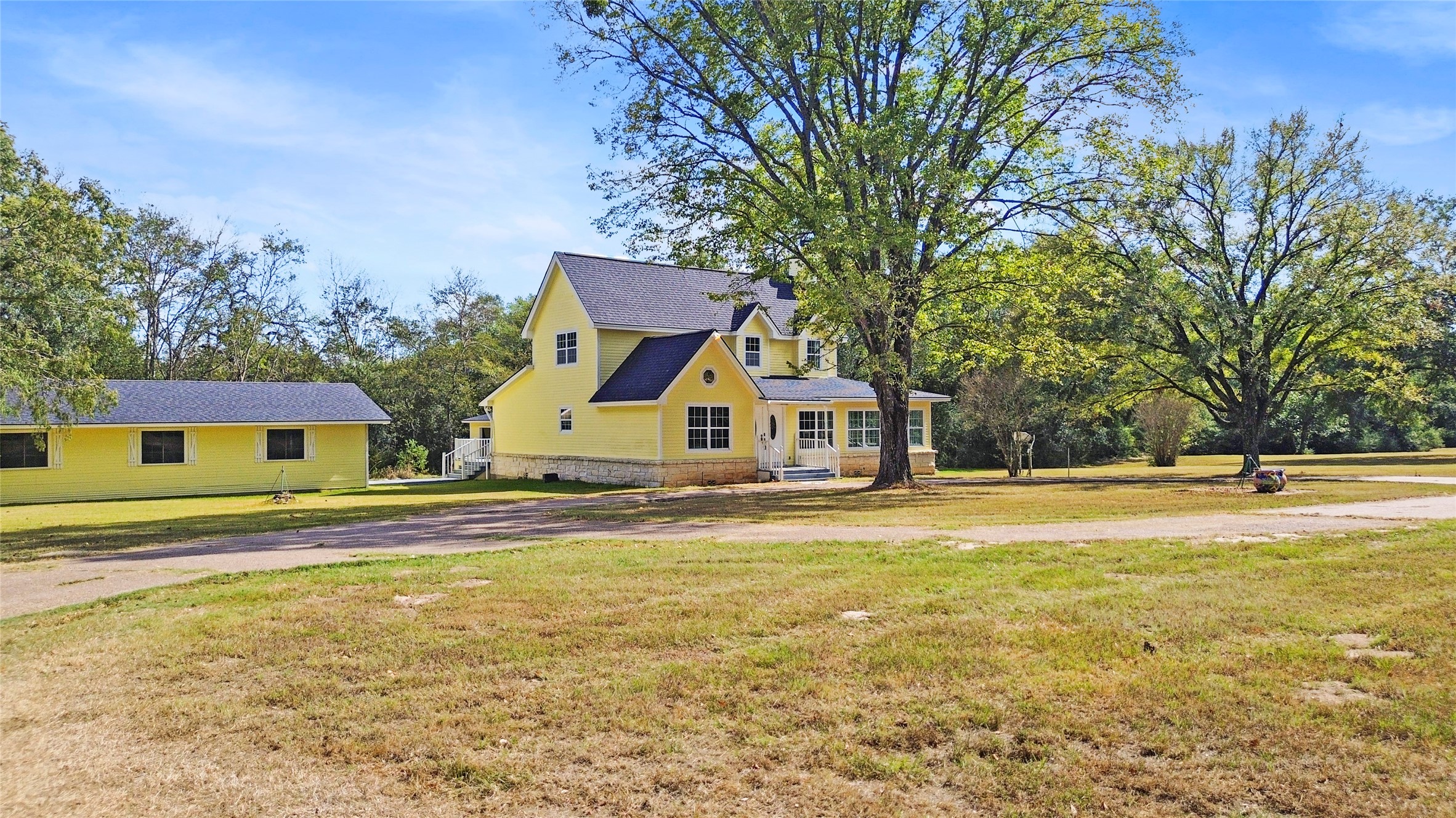 2604 Kashka Lane Property Photo 3
